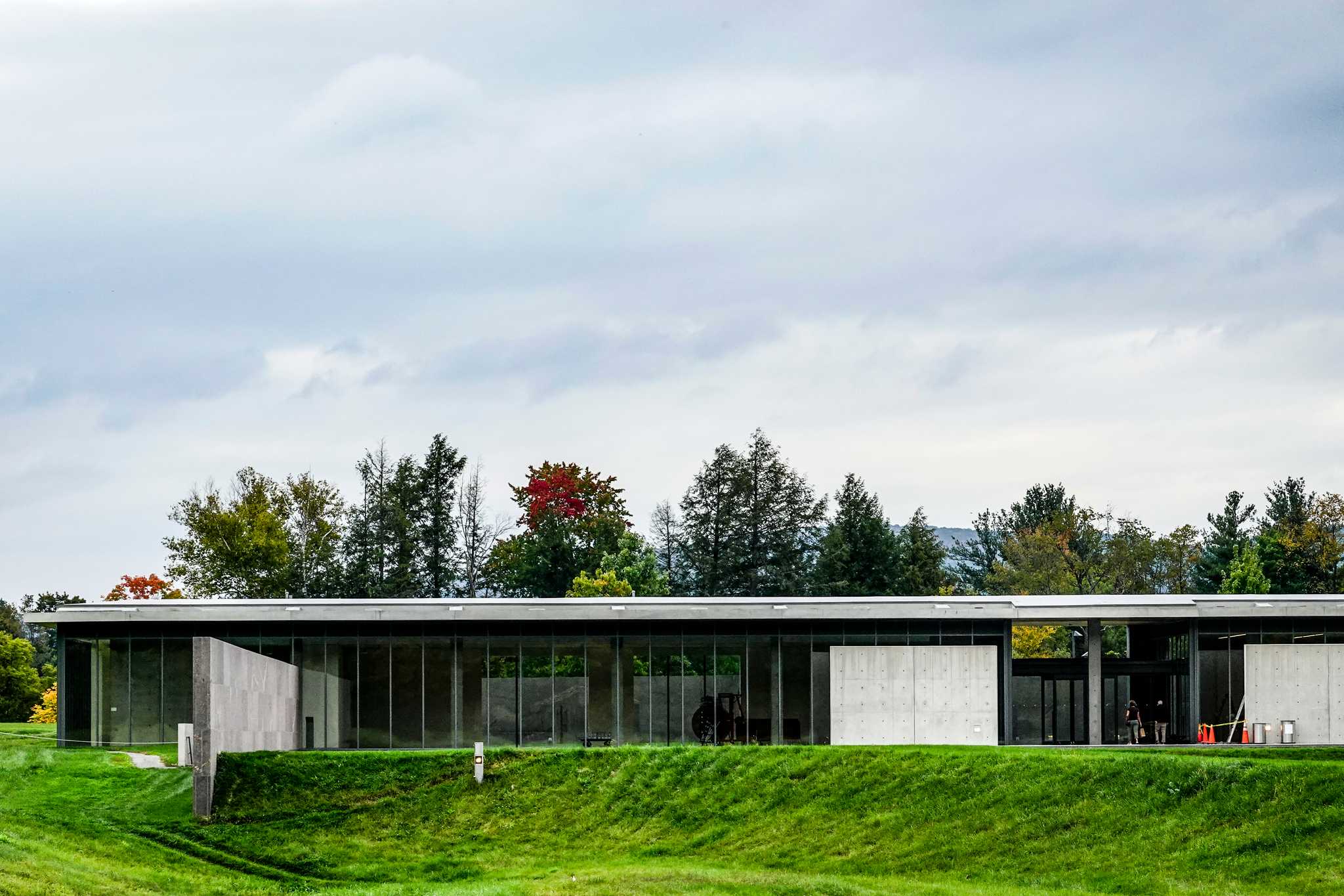 在 从 albany-ny-us 到 glens-falls-ny-us 的途中，参观 Clark Art Institute ，通过 Daytrip