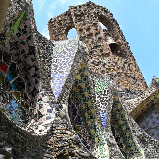 Catalonia's highlights: Private day trip from Barcelona