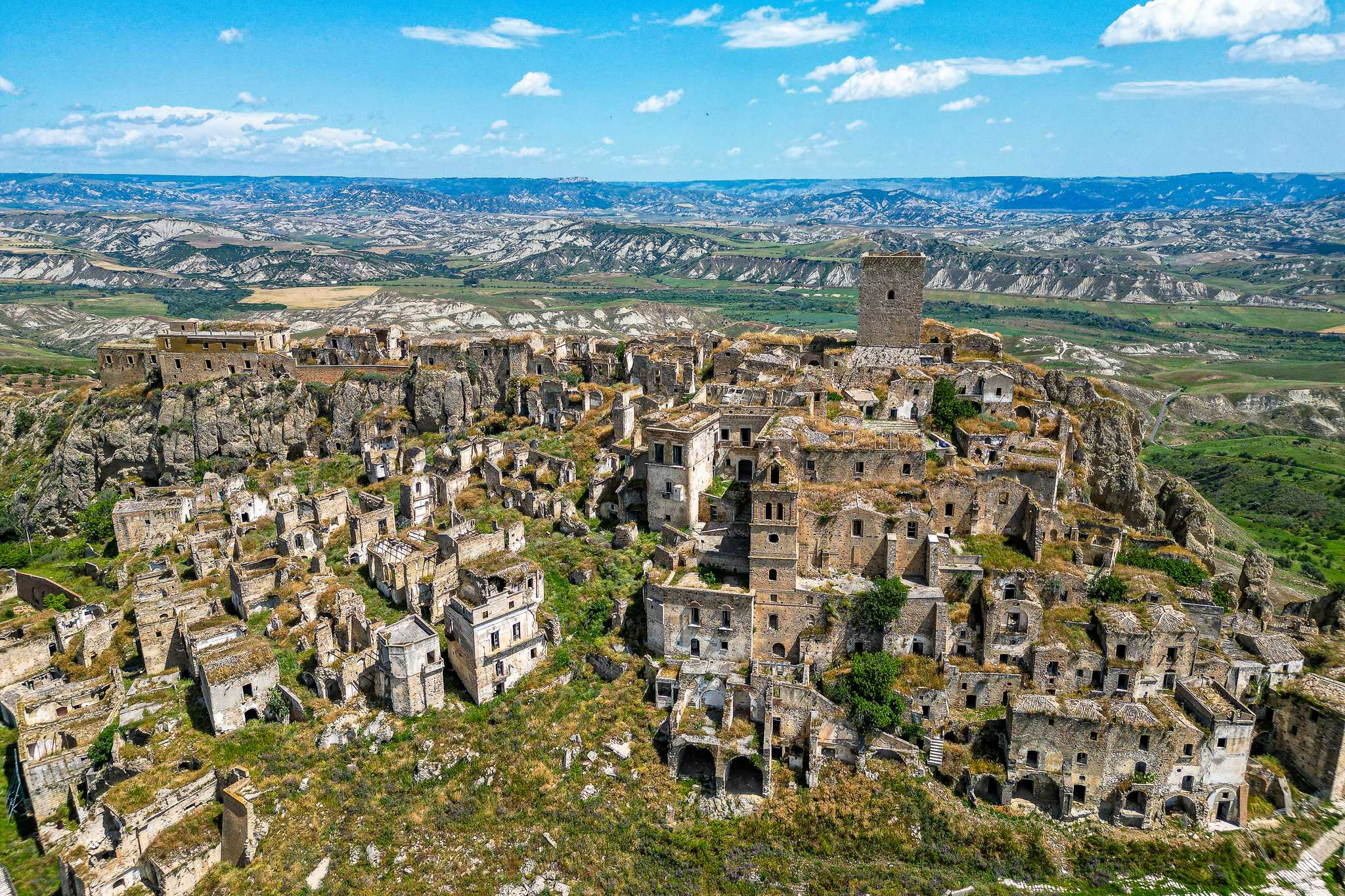 Privata biltransfertjänster i Craco - naturskön vy över Craco i Italien