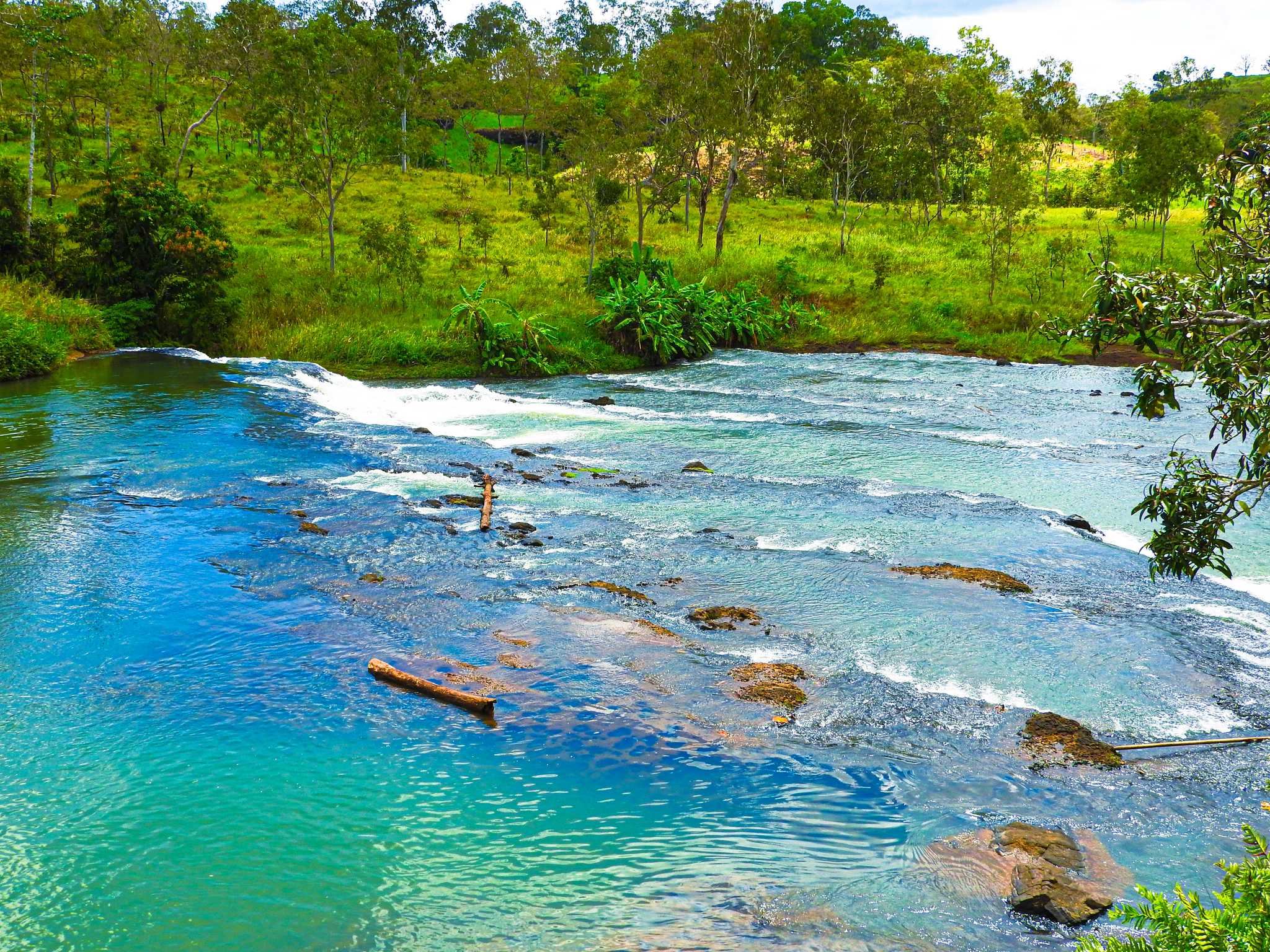 在 从 port-moresby-pg 到 owers-corner-pg 的途中，参观 Crystal Rapids ，通过 Daytrip