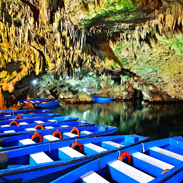 Kalamata to Caves of Diros and Areopolis: Private day trip