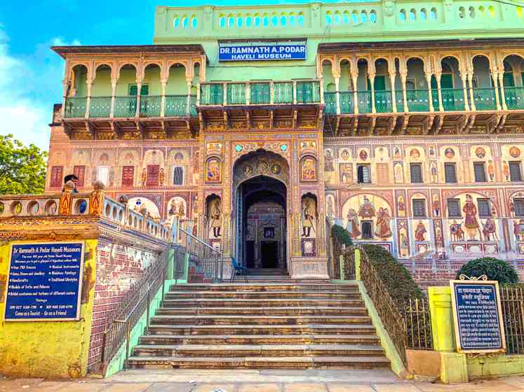 Discover location header image