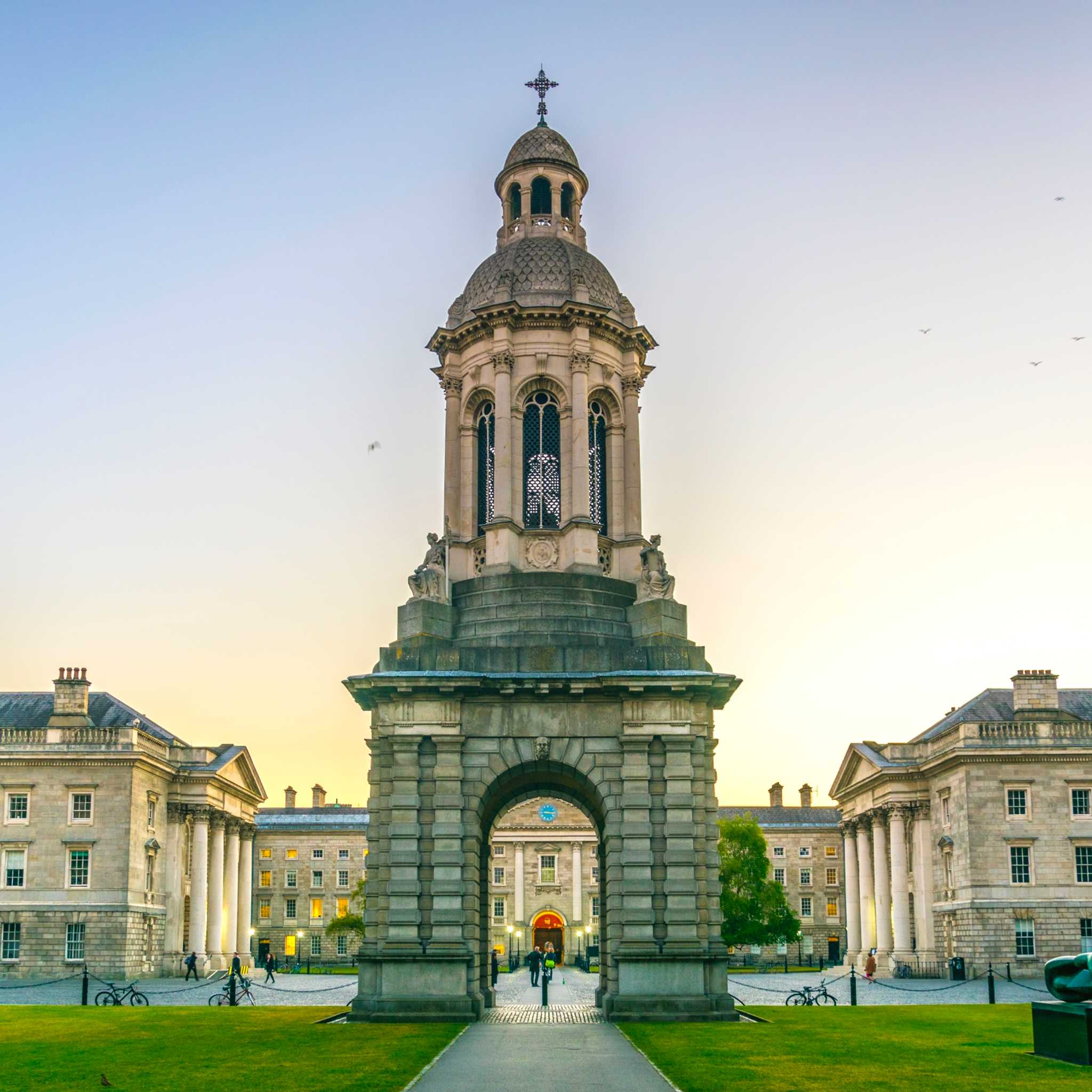 Private car transfers in Ireland from Dublin Airport