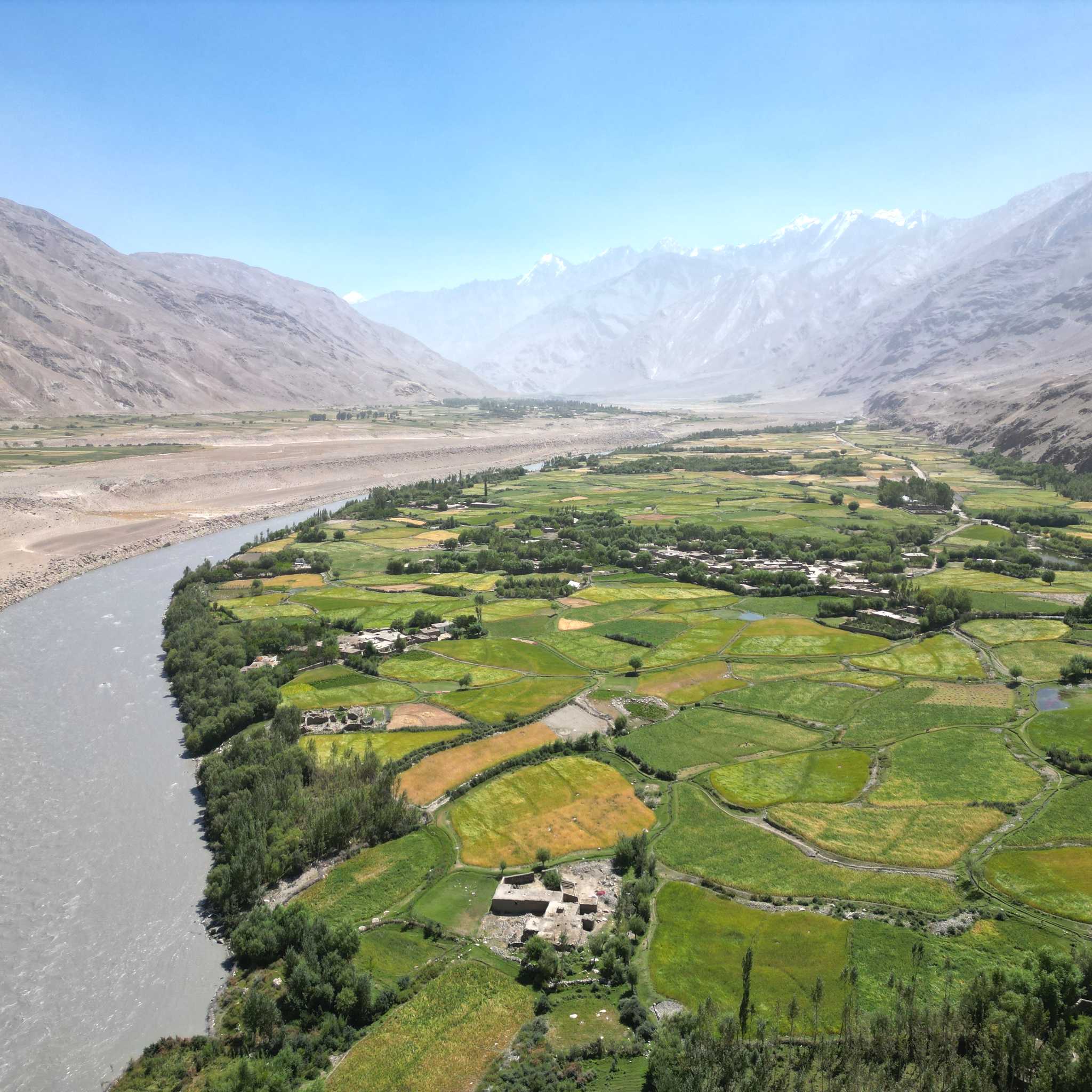 Private car transfers in Tajikistan from Dzhairaly