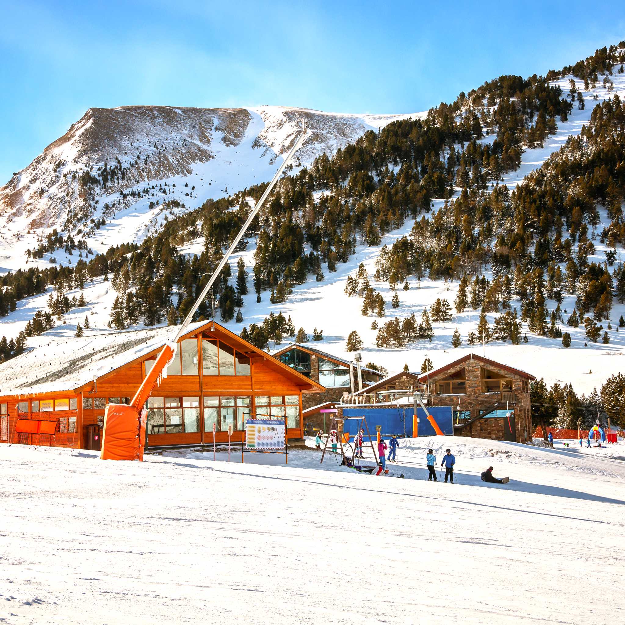 Private car transfers in Andorra from El Tarter
