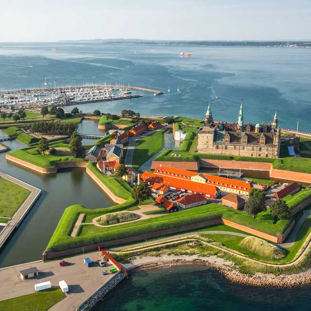 Copenhagen to Frederiksborg and Hamlet Castle: day trip