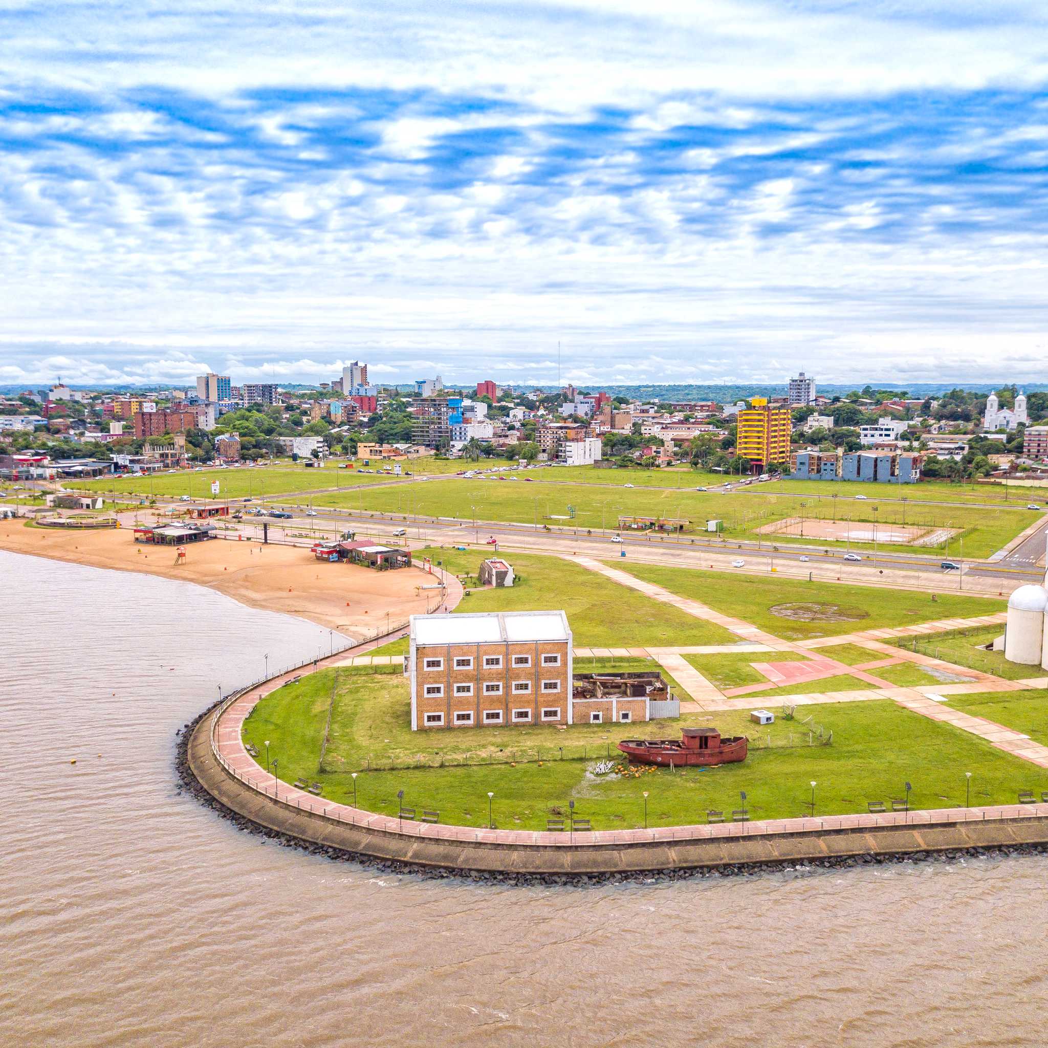 Private car transfers in Paraguay from Encarnacion