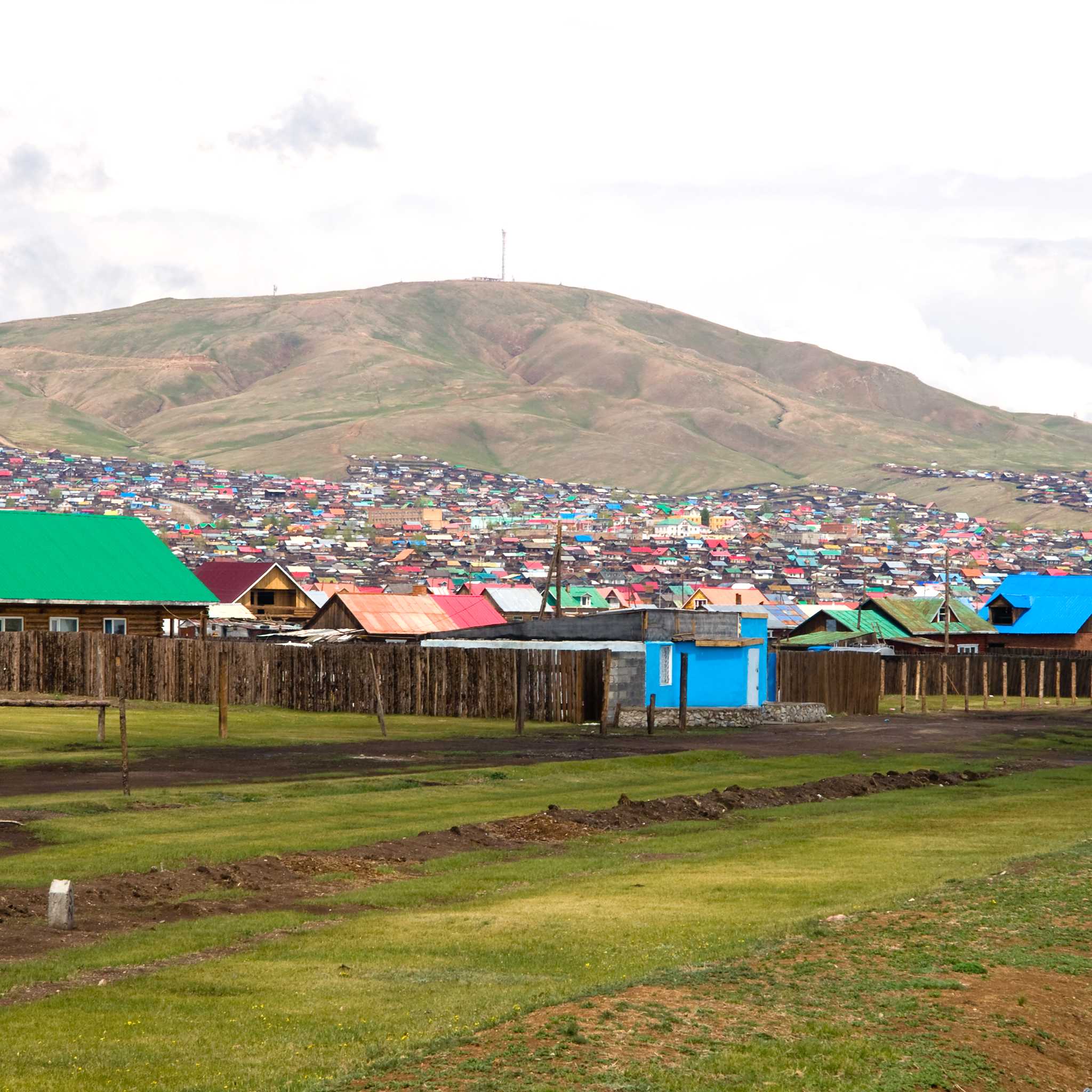 Private car transfers in Mongolia from Erdenet