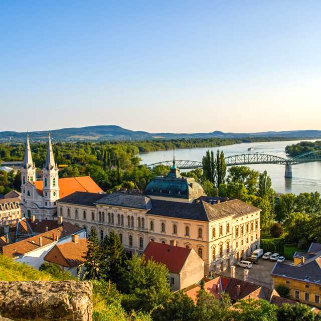 Budapest to Esztergom and Visegrad: Private, guided day tour