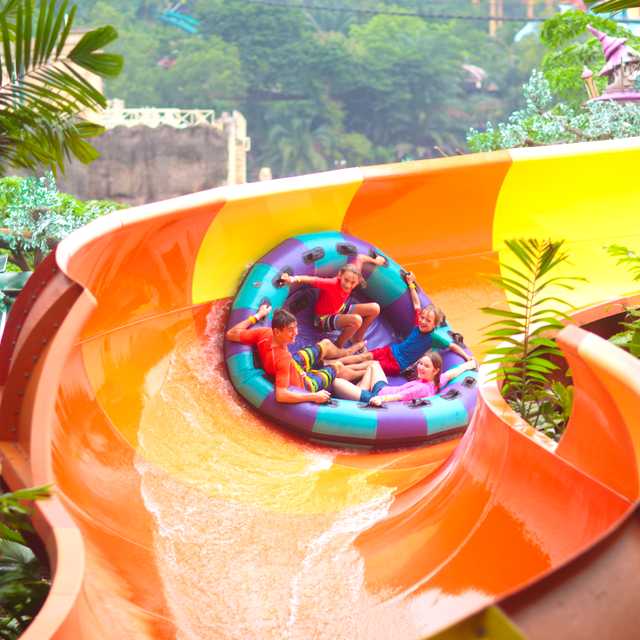 Taormina to Etnaland and Catania: Private day trip