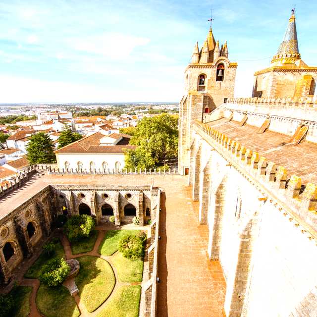 Lisbon to Evora: Private day trip