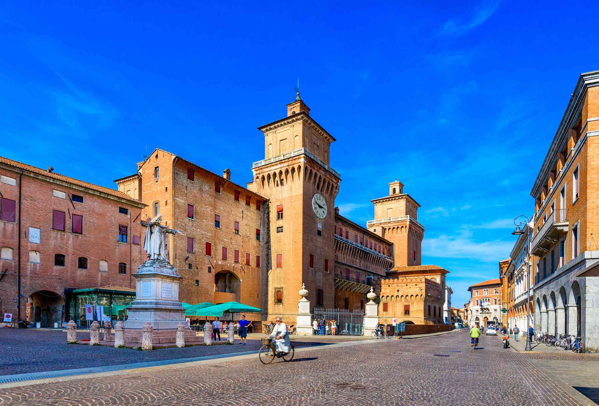 Scenic view of Ferrara - private day trip from Bergamo - photo 3
