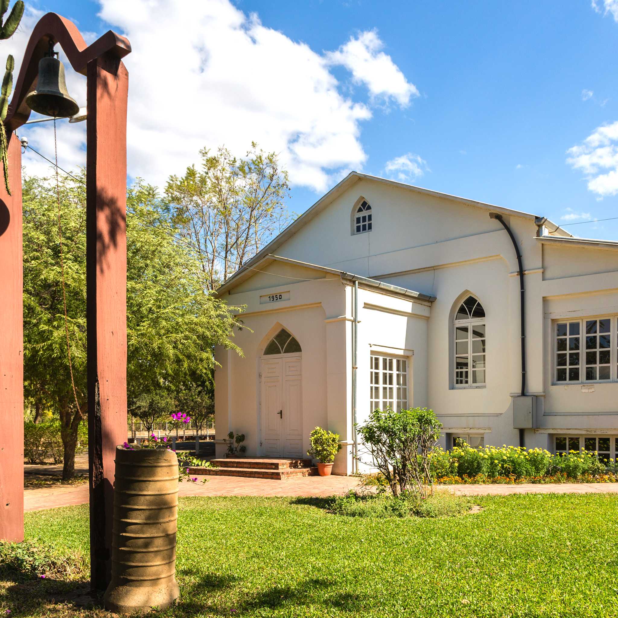 Private car transfers in Paraguay from Filadelfia