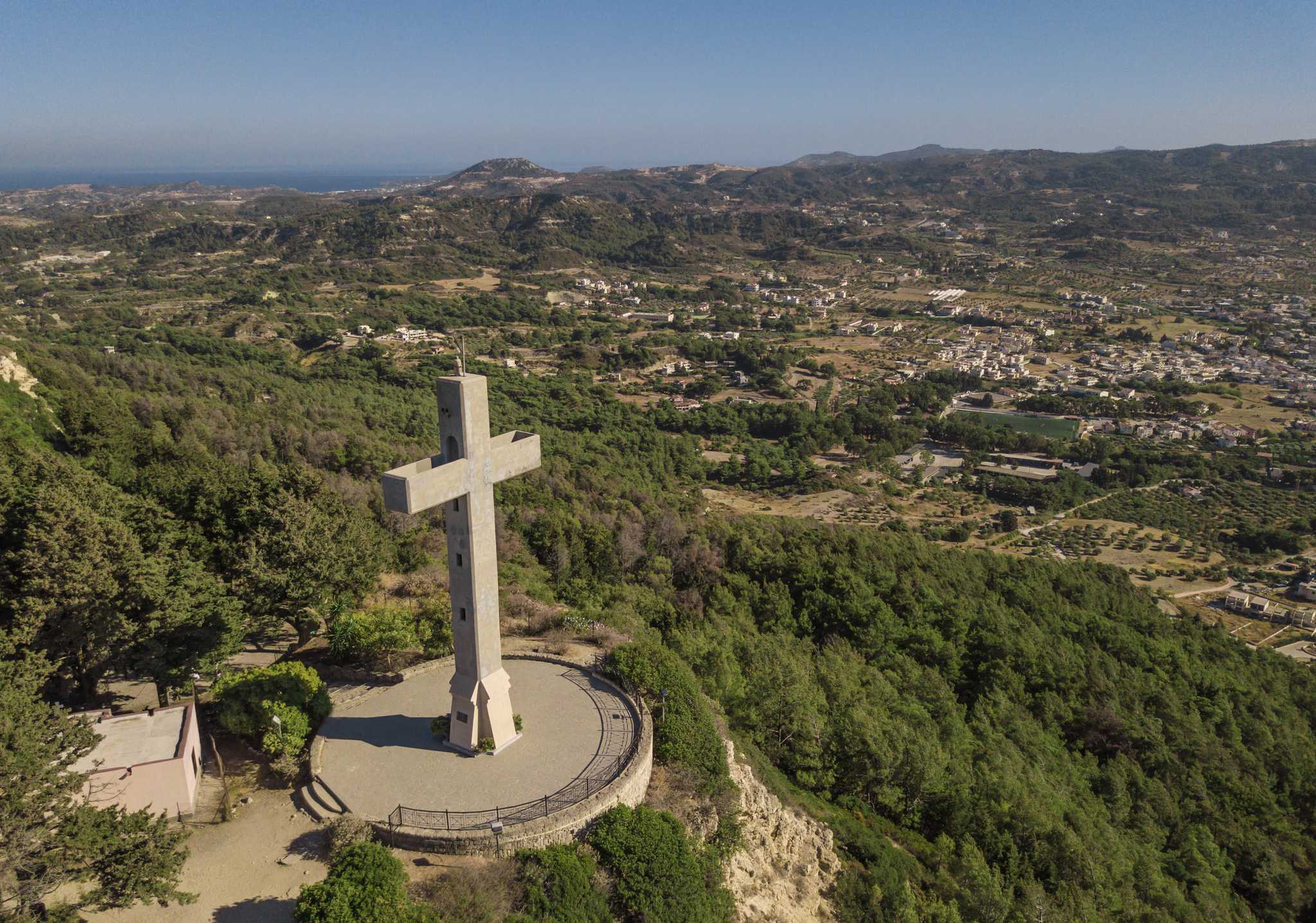 Parada del itinerario en Filerimos Hill en excursión privada desde Rhodes City