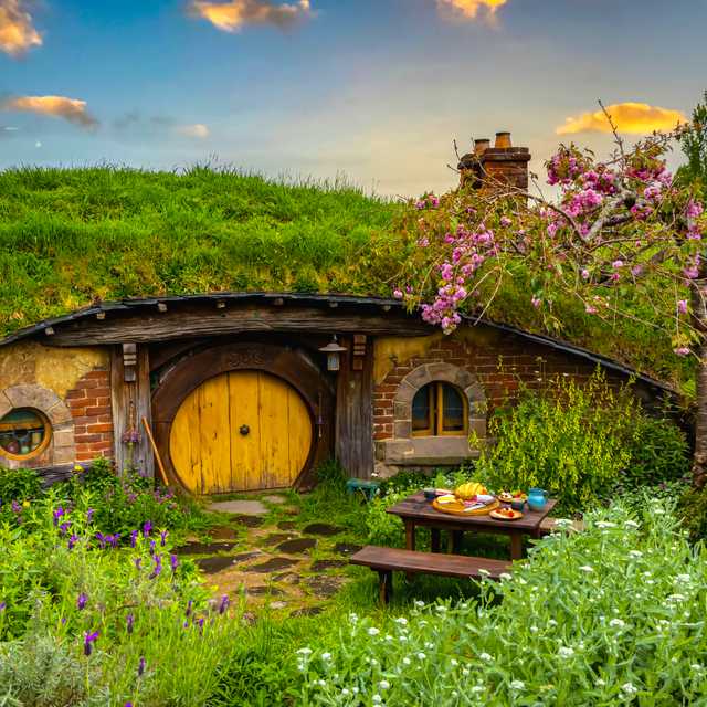 Iconic film and television adventures 을 위한 여행 영감 - Daytrip 의 개인 일일 여행