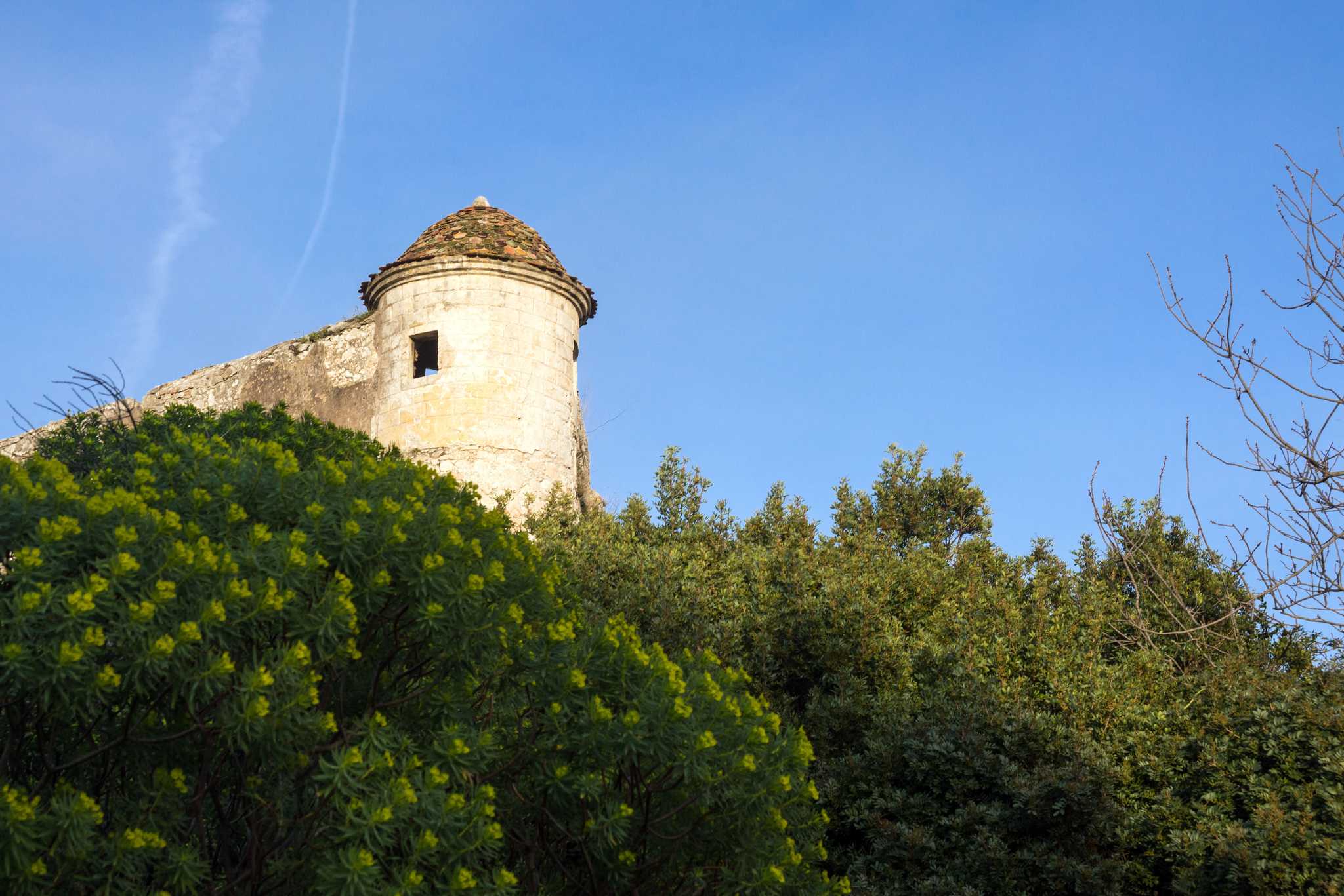 Nice ์์ ์ถ๋ฐํ๋ ๊ฐ์ธ์ ์ธ ํ๋ฃจ ์ฌํ ์ค Fort du Mont Alban ์ผ์ ์ ์ง