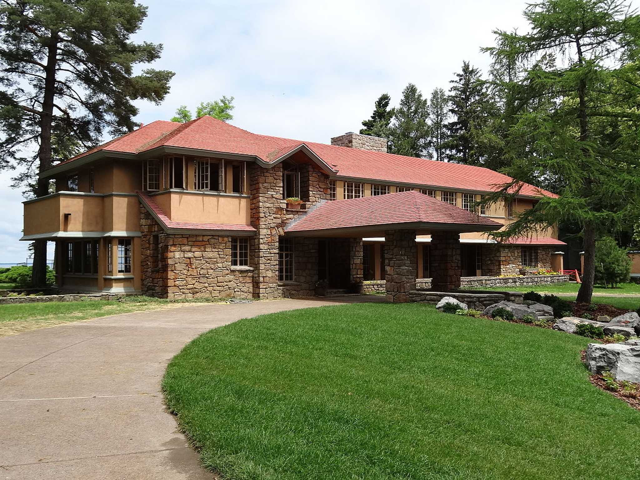Visit Frank Lloyd Wright's Graycliff on the way from buffalo-ny-us to erie-pa-us with Daytrip