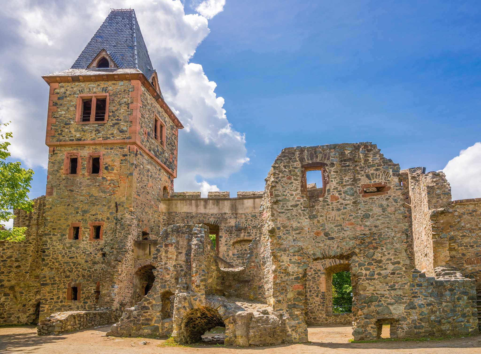 Visit Frankenstein Castle  on the way from frankfurt-de to mannheim-de with Daytrip