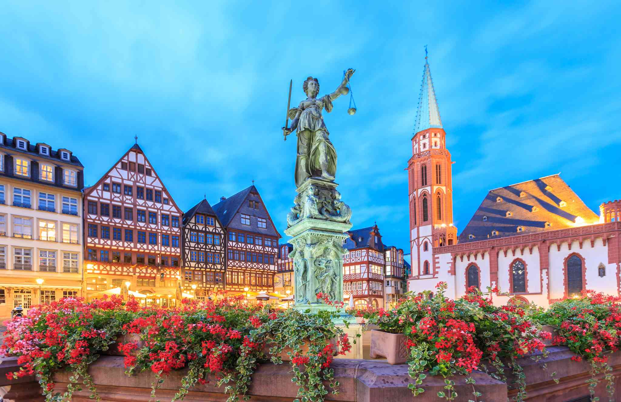 Scenic view of Frankfurt - private day trip from Amsterdam Airport Schiphol - photo 2