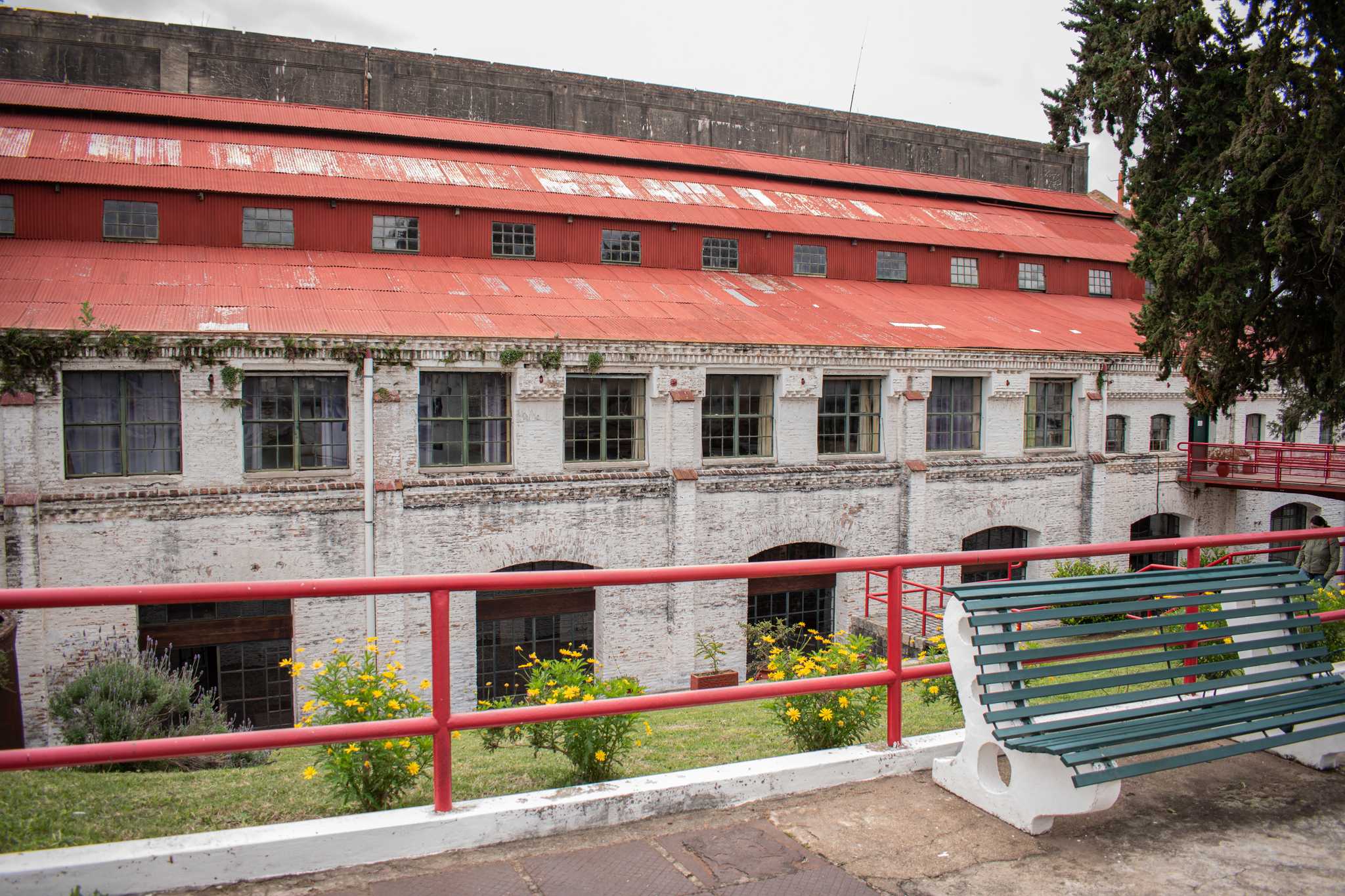 在 从 jorge-newbery-airfield-ar 到 punta-del-este-uy 的途中，参观 Frigorifico Anglo del Uruguay ，通过 Daytrip