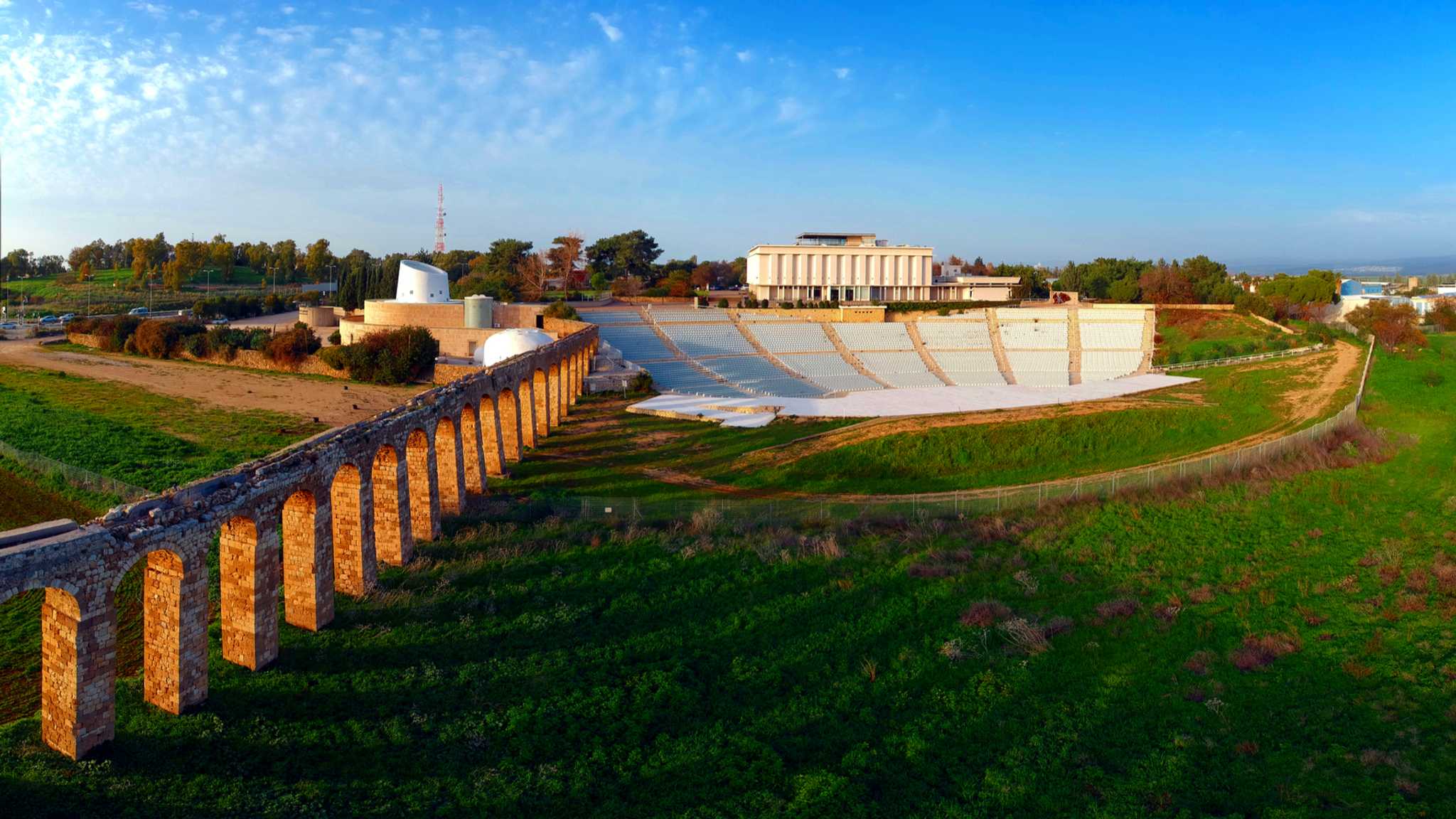 在 从 nazareth-il 到 rosh-hanikra-il 的途中，参观 Ghetto Fighters' House Museum ，通过 Daytrip