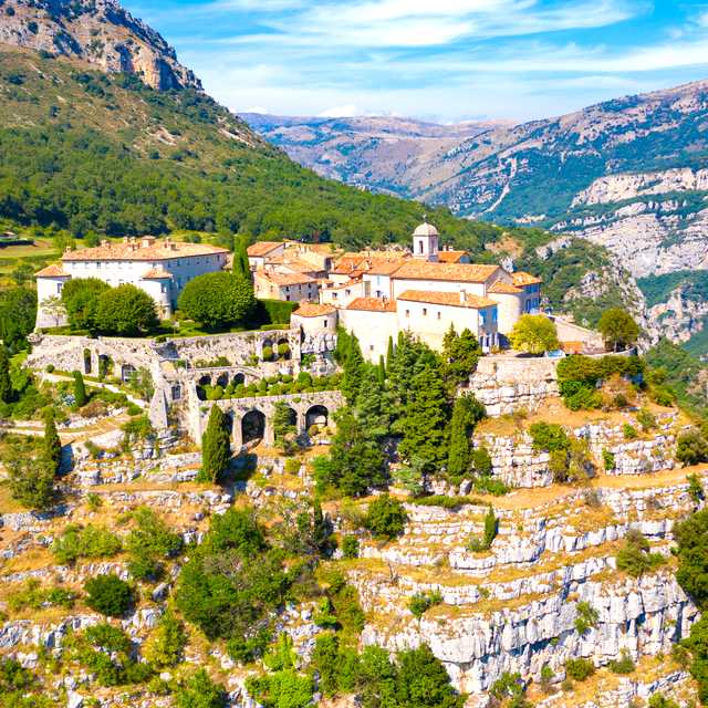 Villefranche-sur-Mer to Grasse and Gourdon: Private day trip