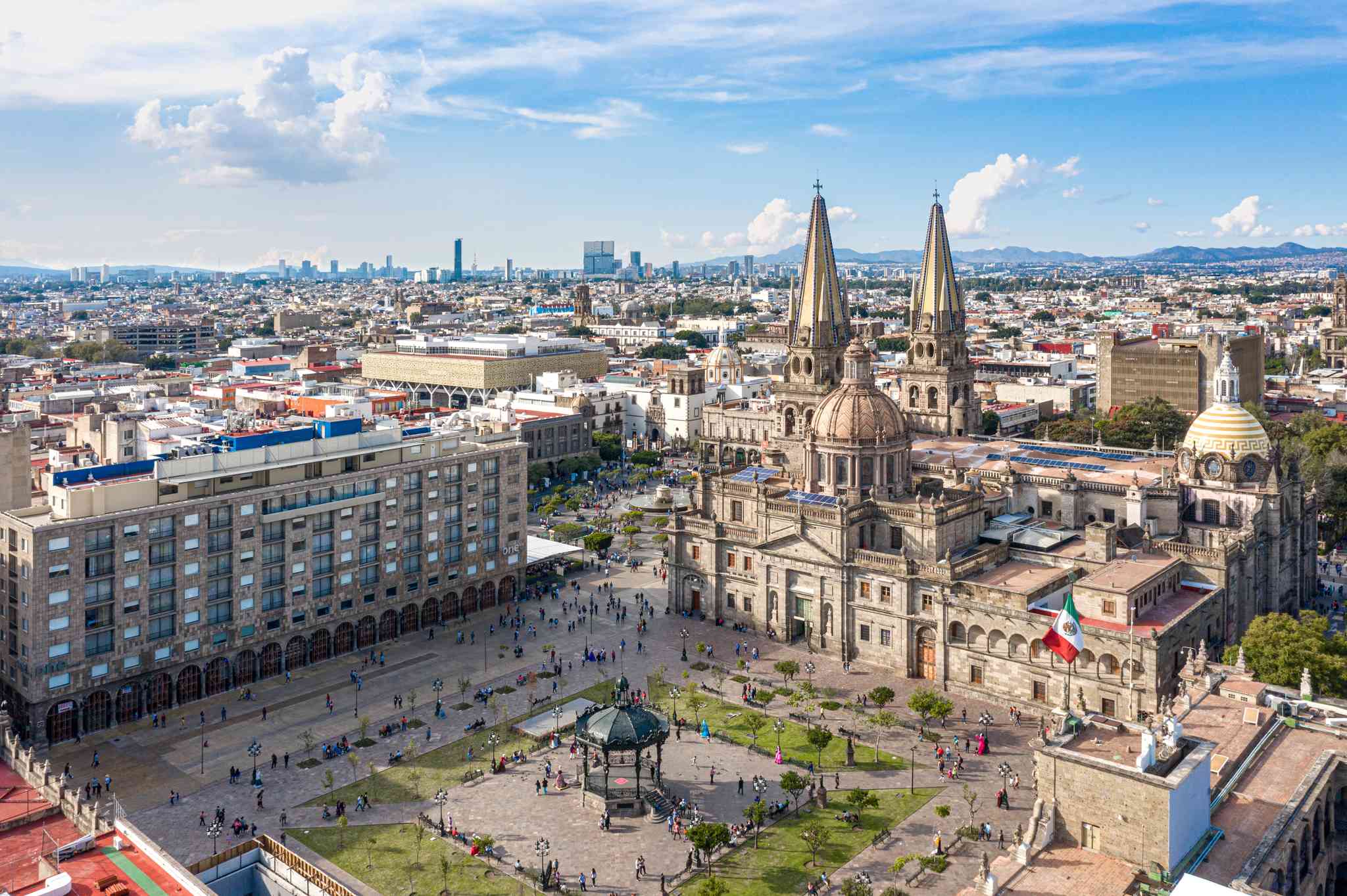 Vista panorámica de León - excursión privada de un día desde Guadalajara - foto 5
