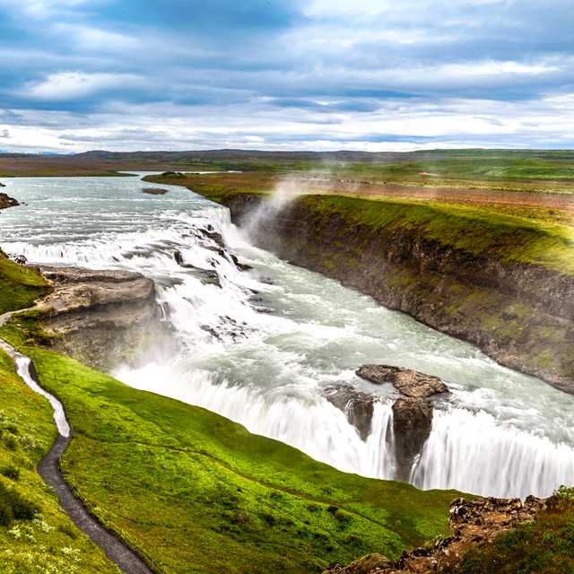 Reykjavik to Gullfoss Falls and Geysir: Private day trip