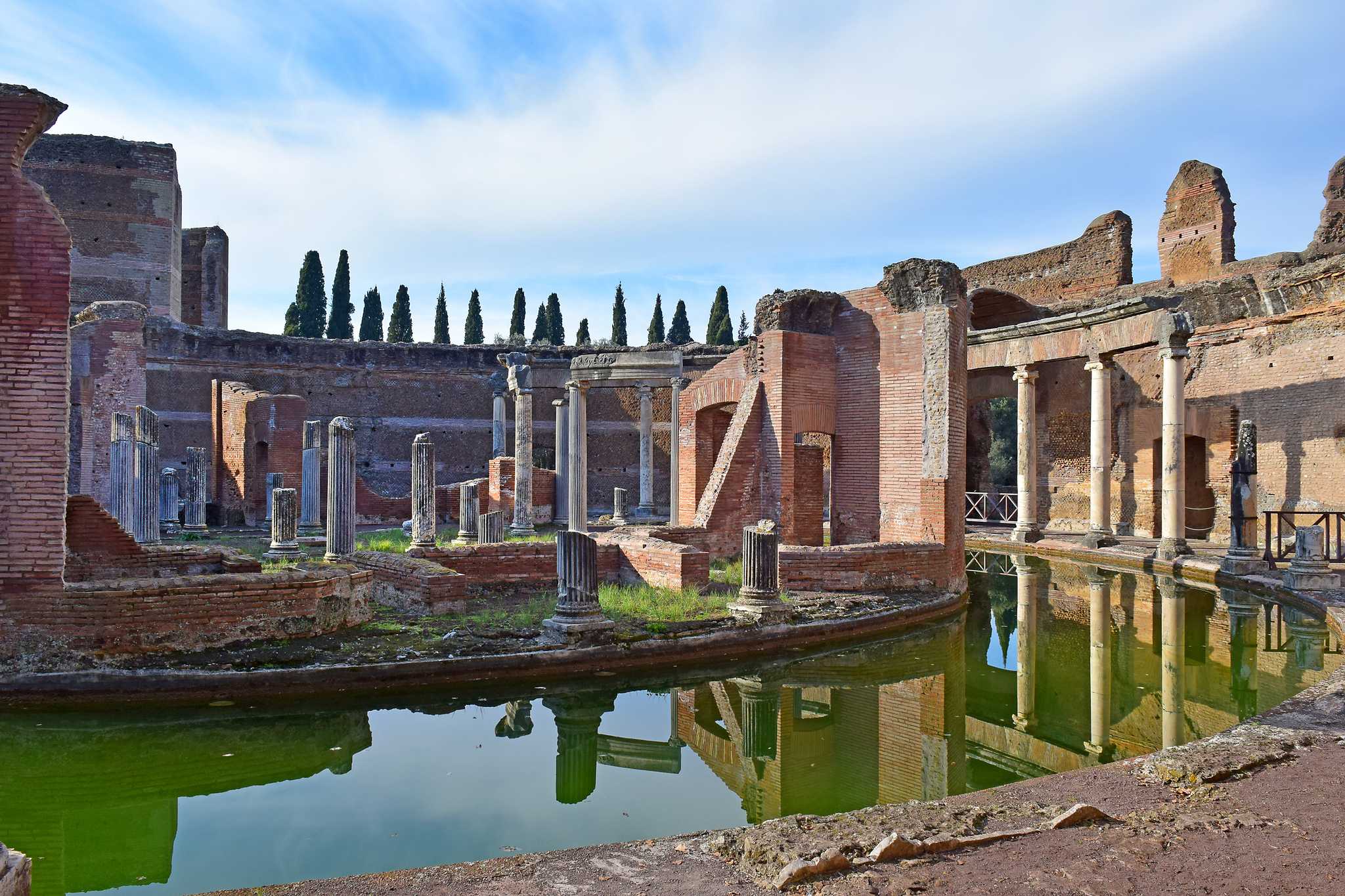 Rome ์์ ์ถ๋ฐํ๋ ๊ฐ์ธ์ ์ธ ํ๋ฃจ ์ฌํ ์ค Hadrian's Villa ์ผ์ ์ ์ง