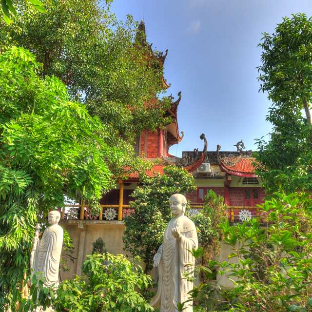 Hanoi to Hai Phong and Uong Bi: Private day trip