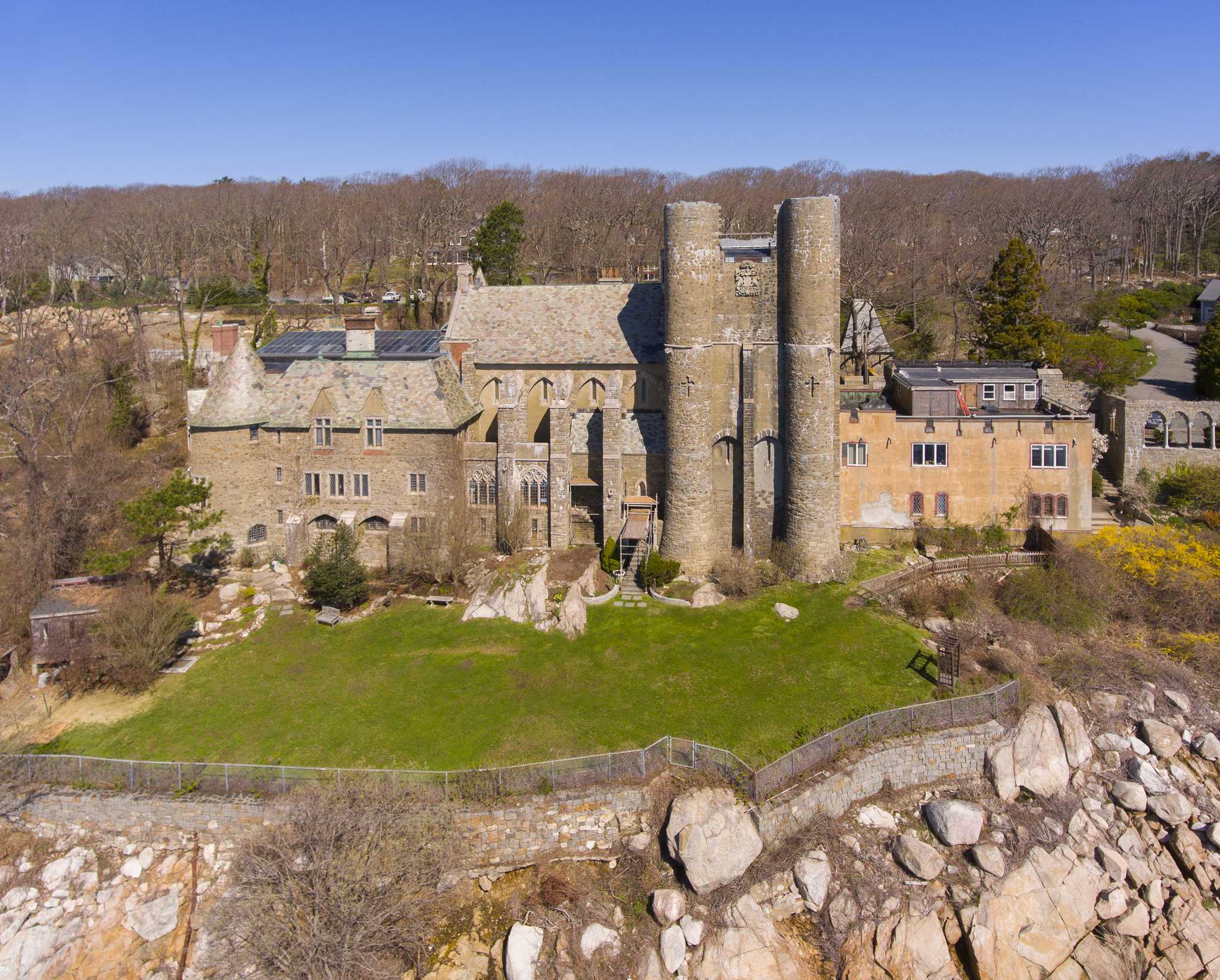Visit Hammond Castle on the way from boston-ma-us to stowe-vt-us with Daytrip