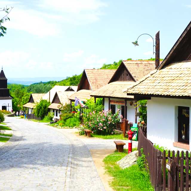 Medieval Hungarian sites: Private day trip from Budapest