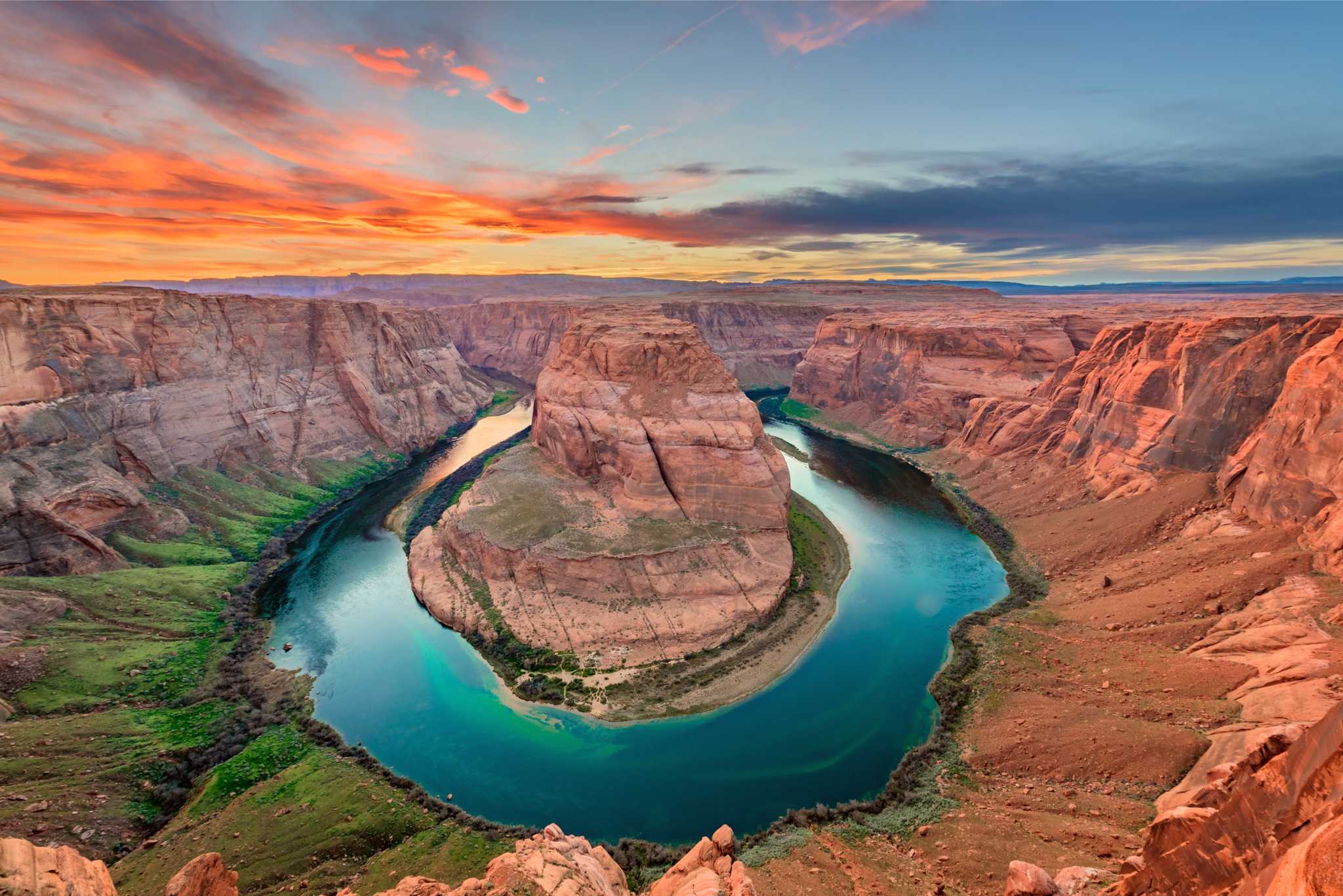 Visit Horseshoe Bend on the way from phoenix-az-us to zion-national-park-ut-us with Daytrip
