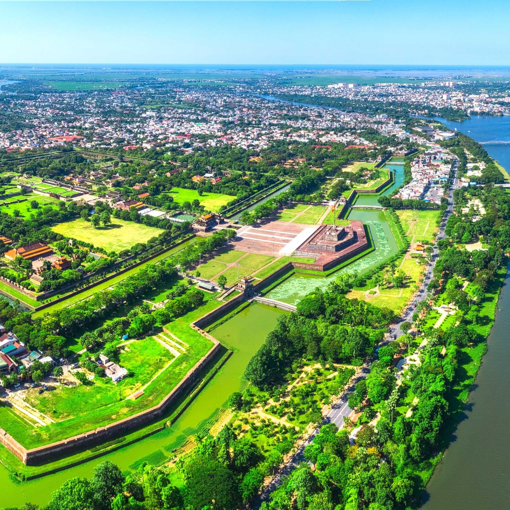 Private car transfers in Vietnam from Hue