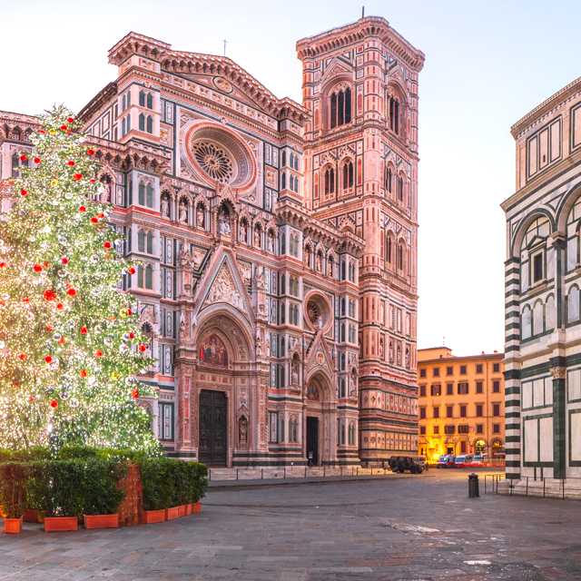 Reiseinspiration für Christmas in Italy: Traditions, Markets & What to Eat - Private Tagesausflüge von Daytrip
