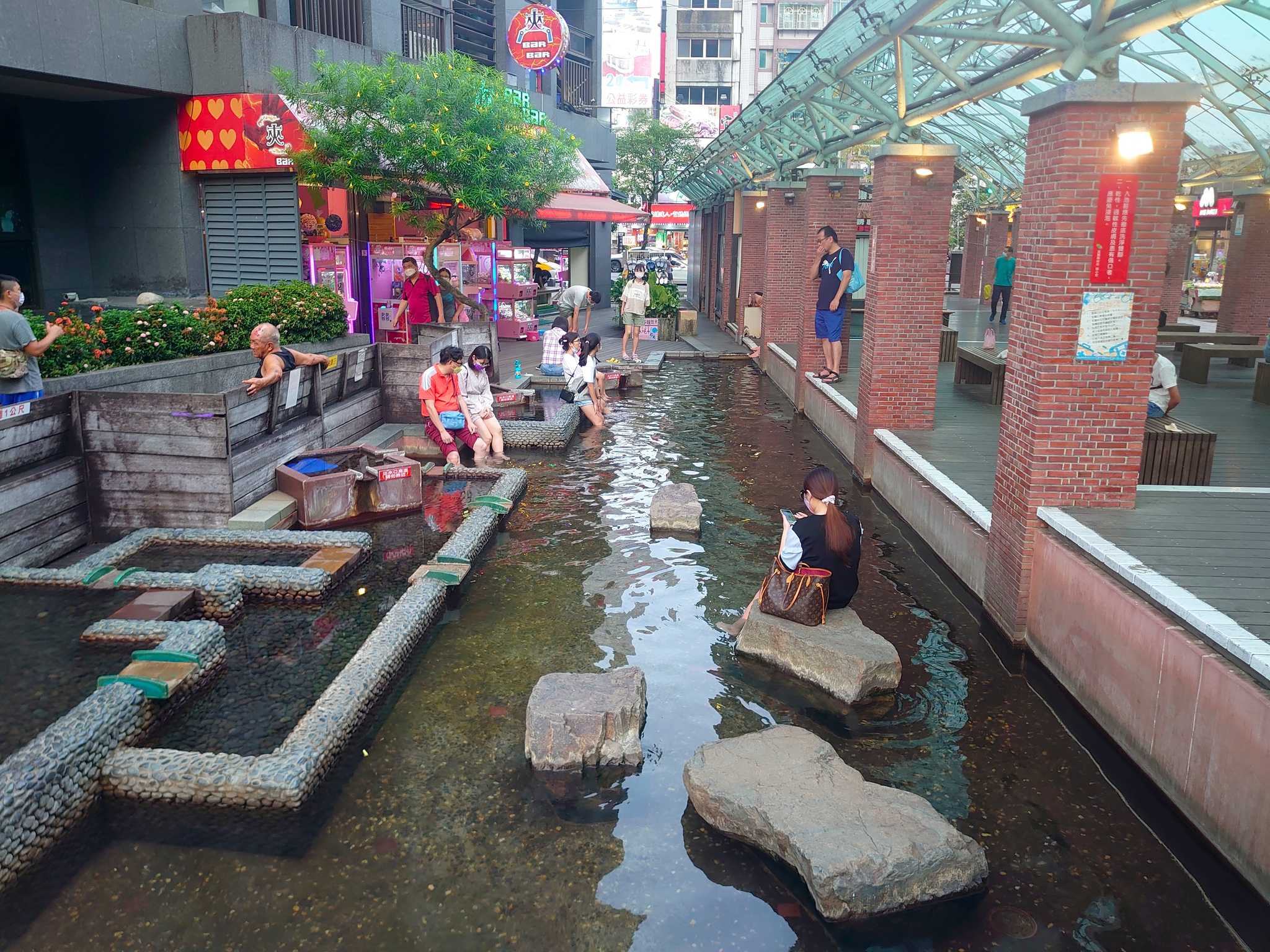 Visit Jiaoxi Hot Springs Park on the way from taipei-tw to yilan-tw with Daytrip