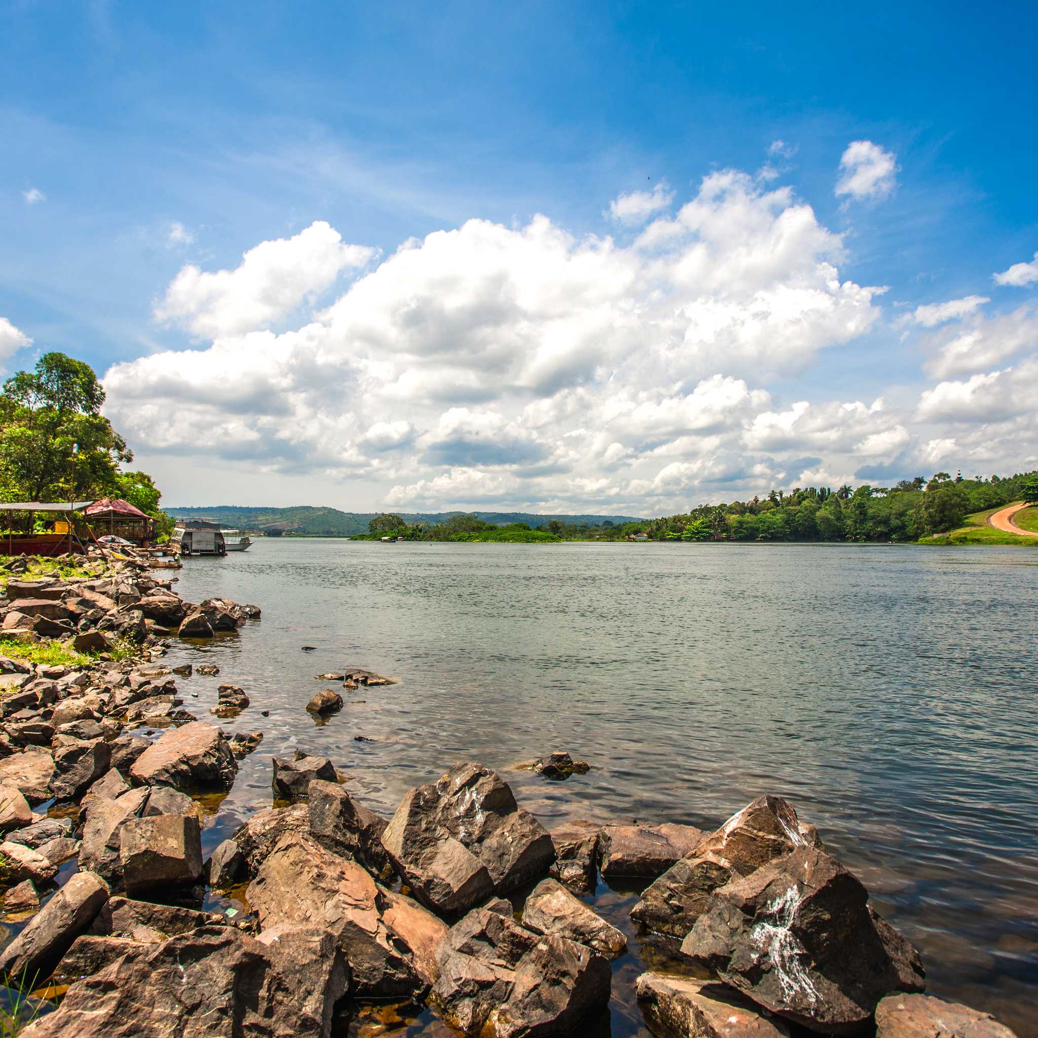 Private car transfers in Uganda from Jinja