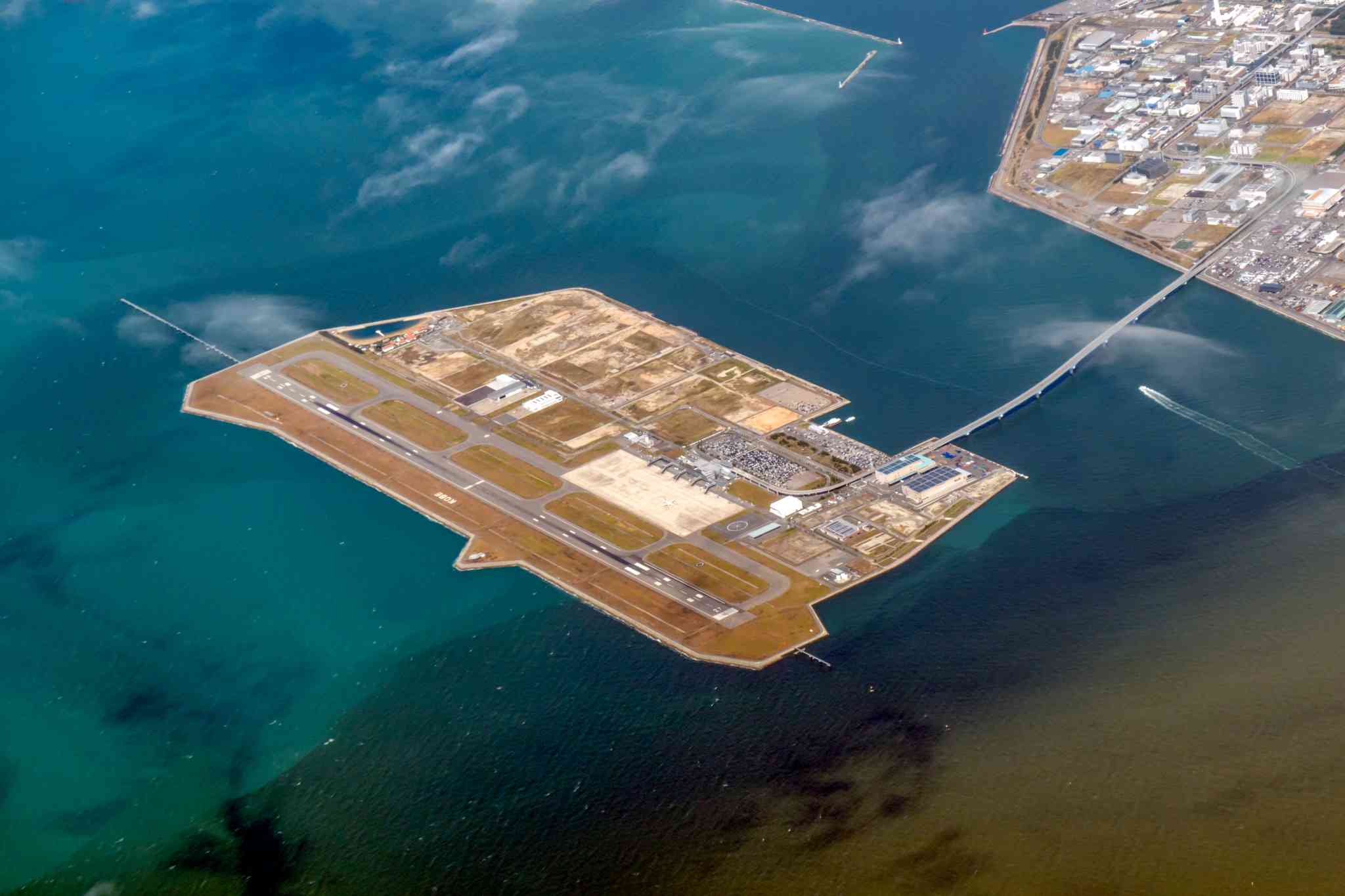 Vista panorámica de Kansai International Airport - excursión privada de un día desde Nagasaki - foto 2
