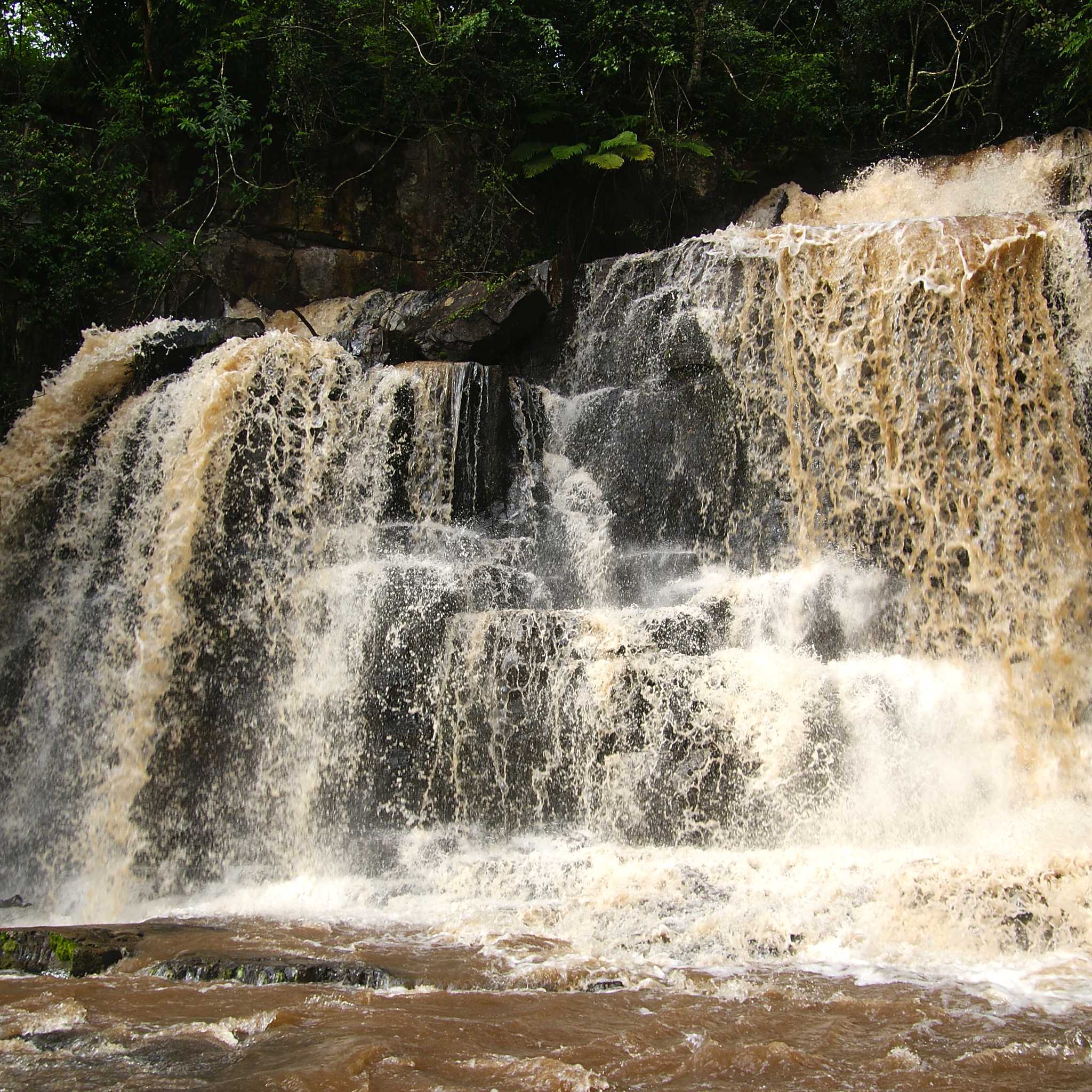 Private car transfers in Burundi from Kagera Falls