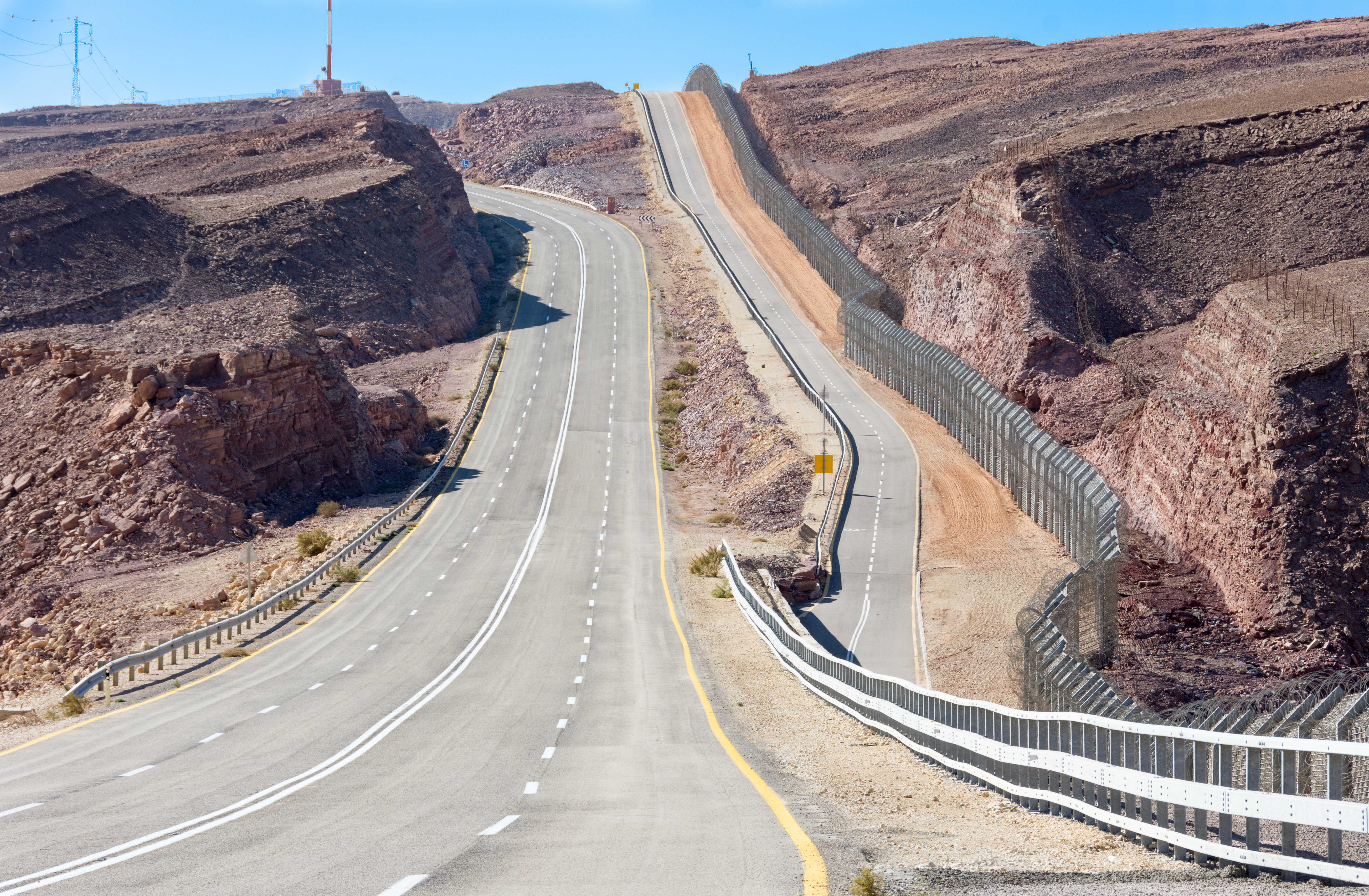 Private transfers around Allenby Bridge: Israel with Daytrip