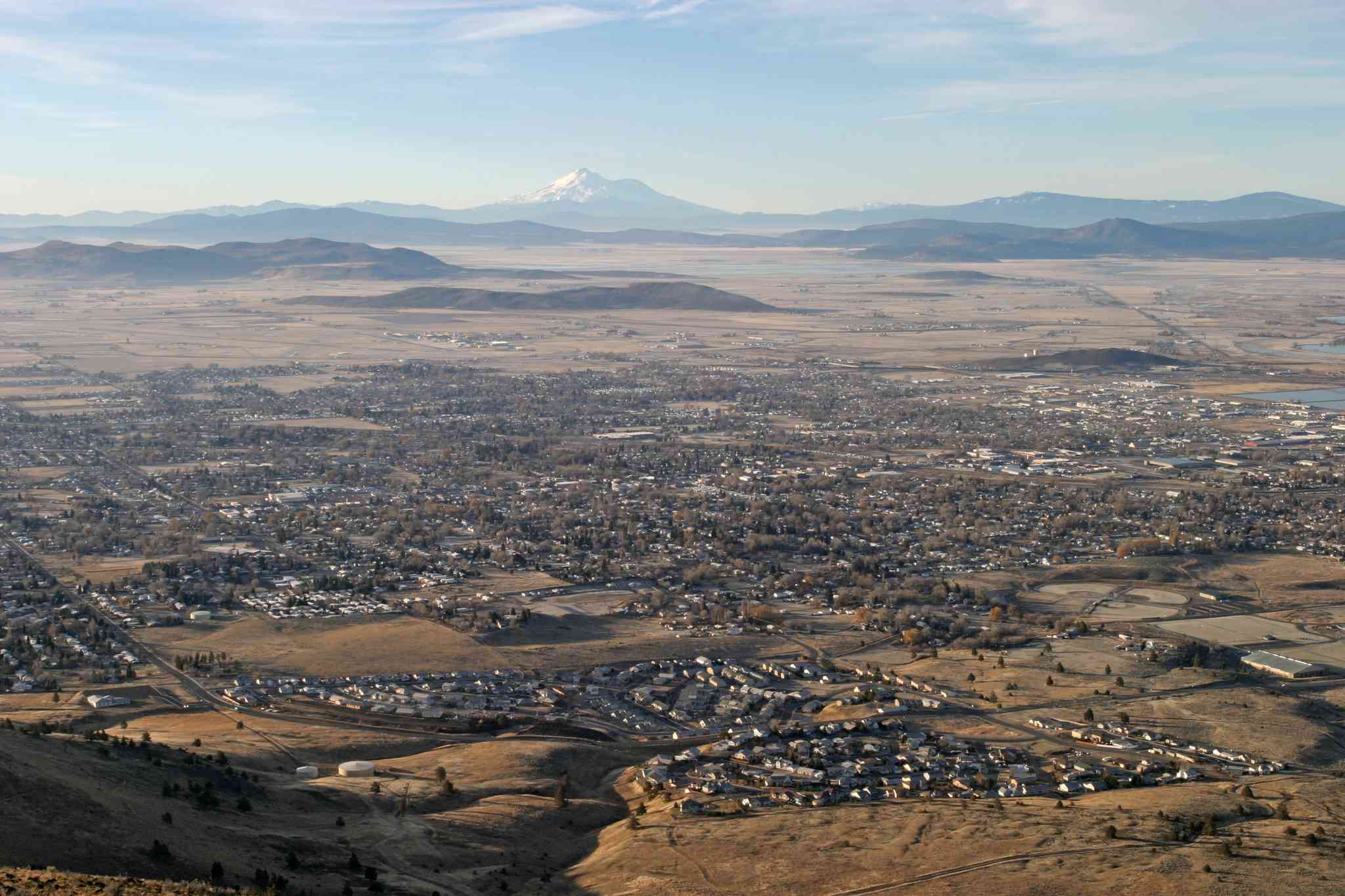 Blick auf die Landschaft von Klamath Falls - private Tagesreise von Bakersfield - Foto 2
