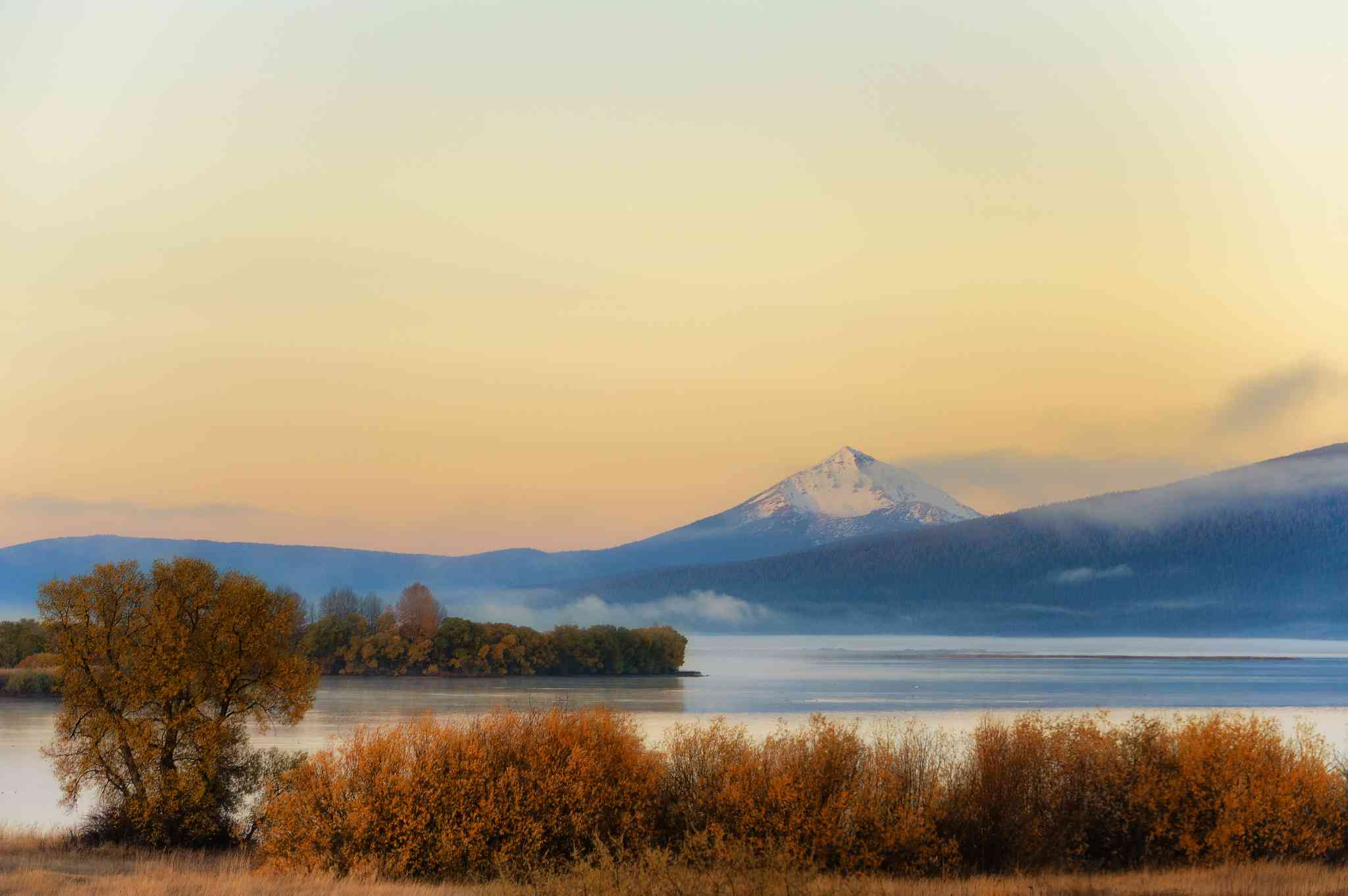 Blick auf die Landschaft von Klamath Falls - private Tagesreise von Bakersfield - Foto 3