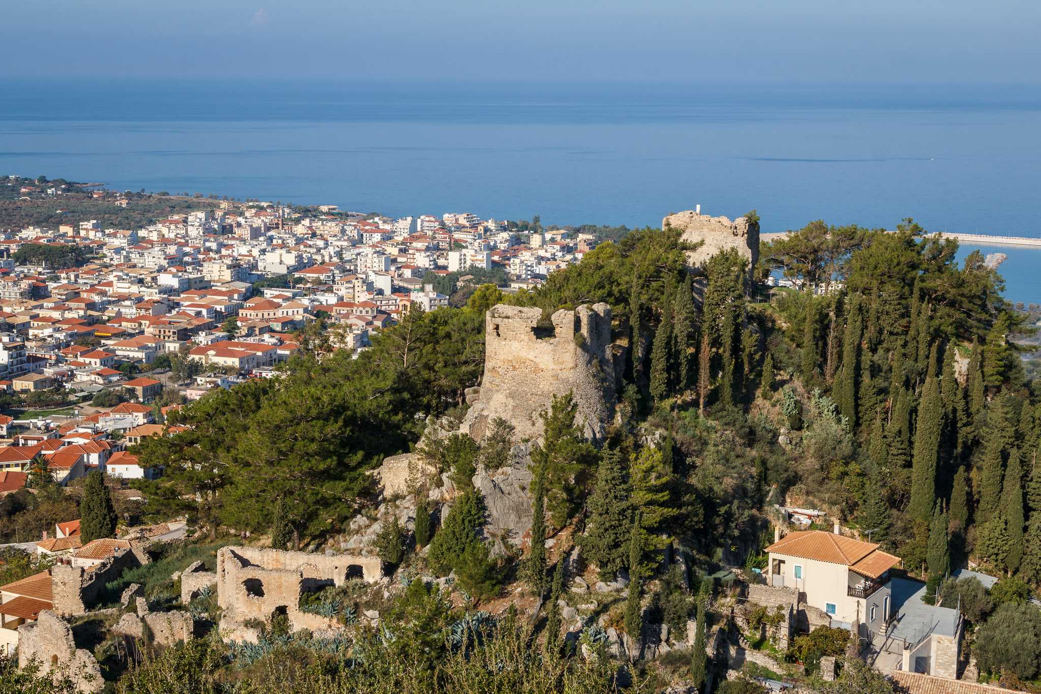 Serviços de Transferência Privada de Carro em Kyparissia Castle - vista panorâmica de Kyparissia Castle em Grécia