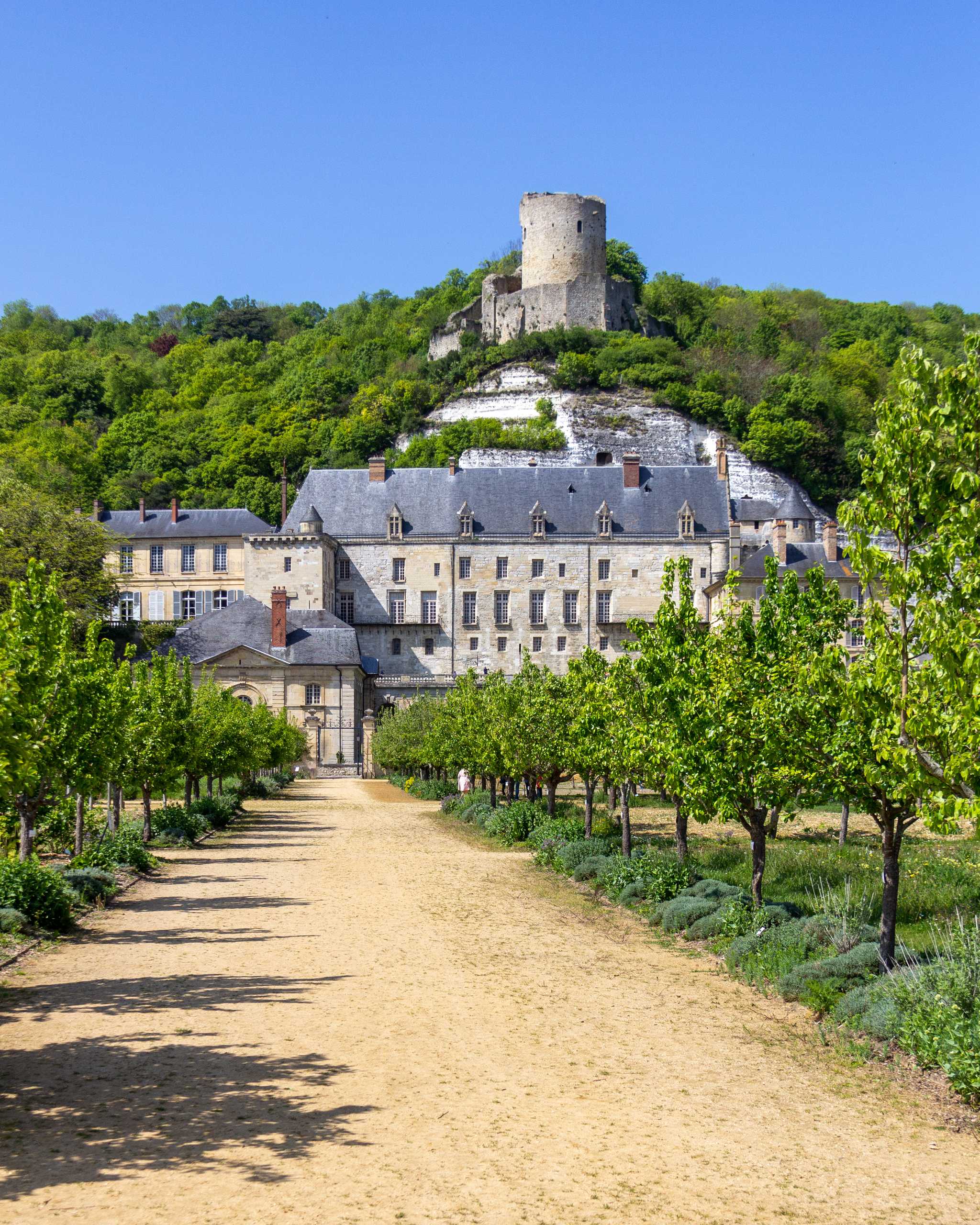 Itinerary stop at La Roche-Guyon on private day trip from Paris-Charles De Gaulle Airport