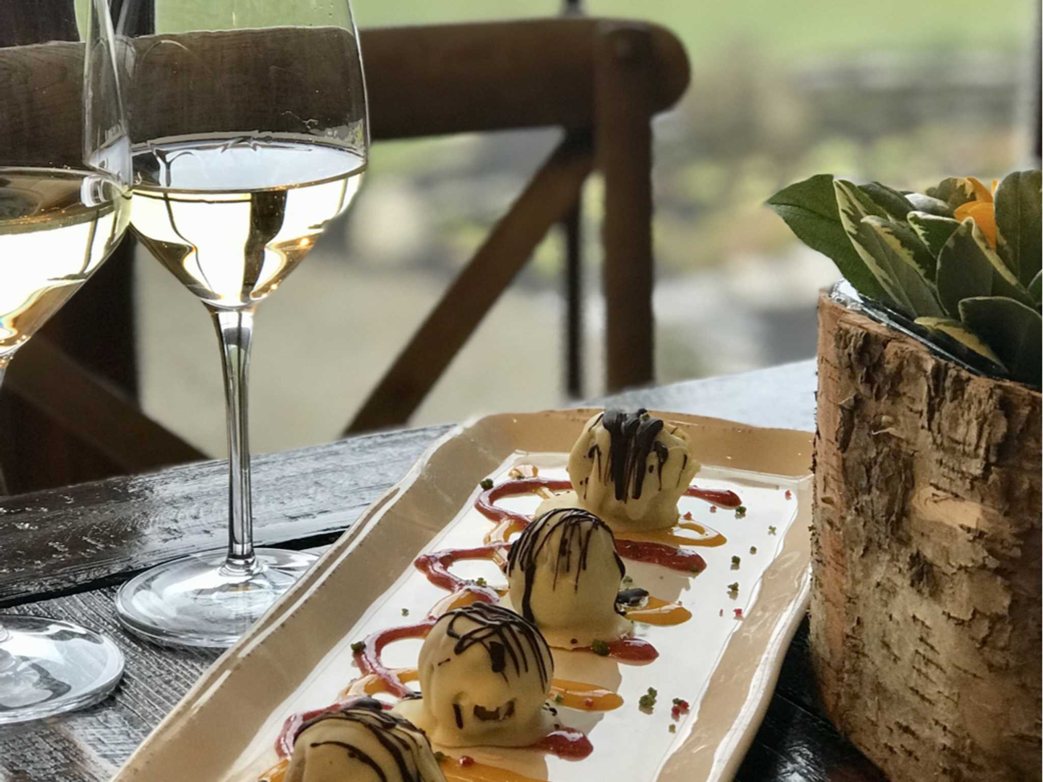 Visitez Laurentia Vineyard & Winery sur le chemin de portland-me-us à cleveland-oh-us avec Daytrip