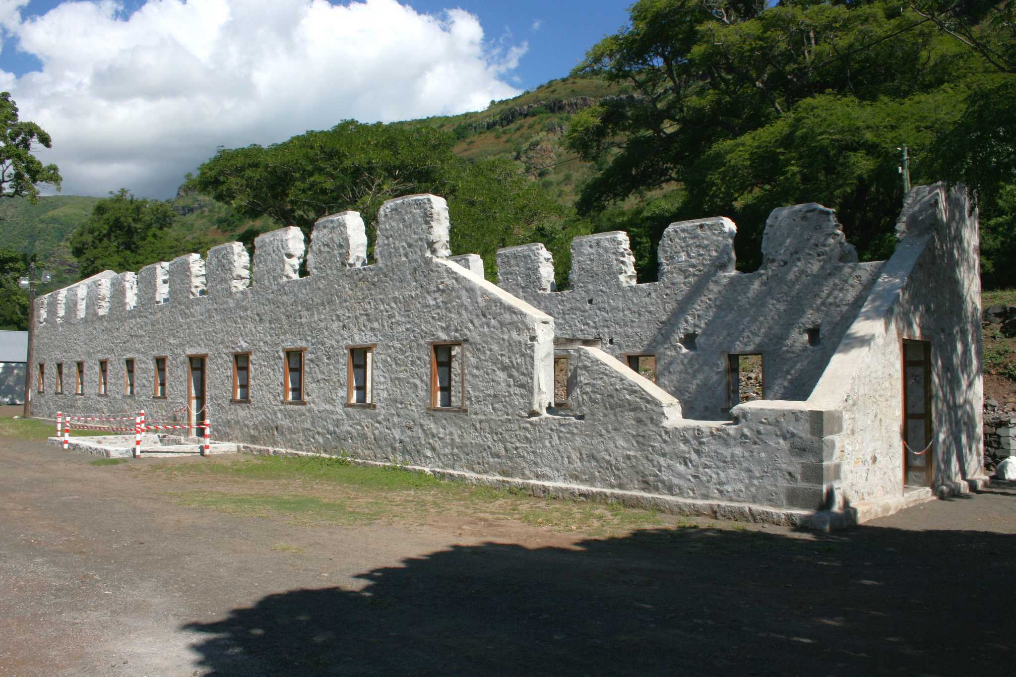 Besuchen Sie Le Lazaret auf dem Weg von saint-denis-re nach saint-pierre-re mit Daytrip