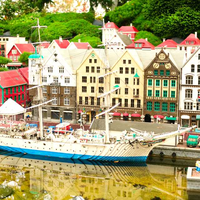 LHR Airport to Windsor and LEGOLAND Windsor Resort: Day trip