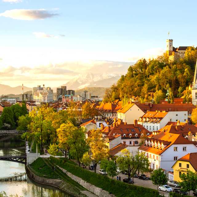 Zagreb to Ljubljana: Private day trip