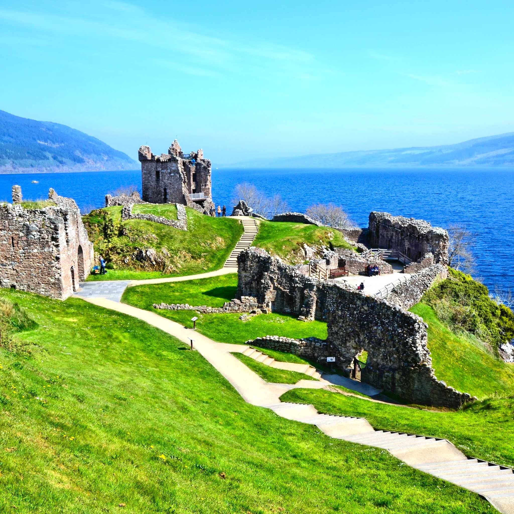 Loch Ness & Urquhart Castle