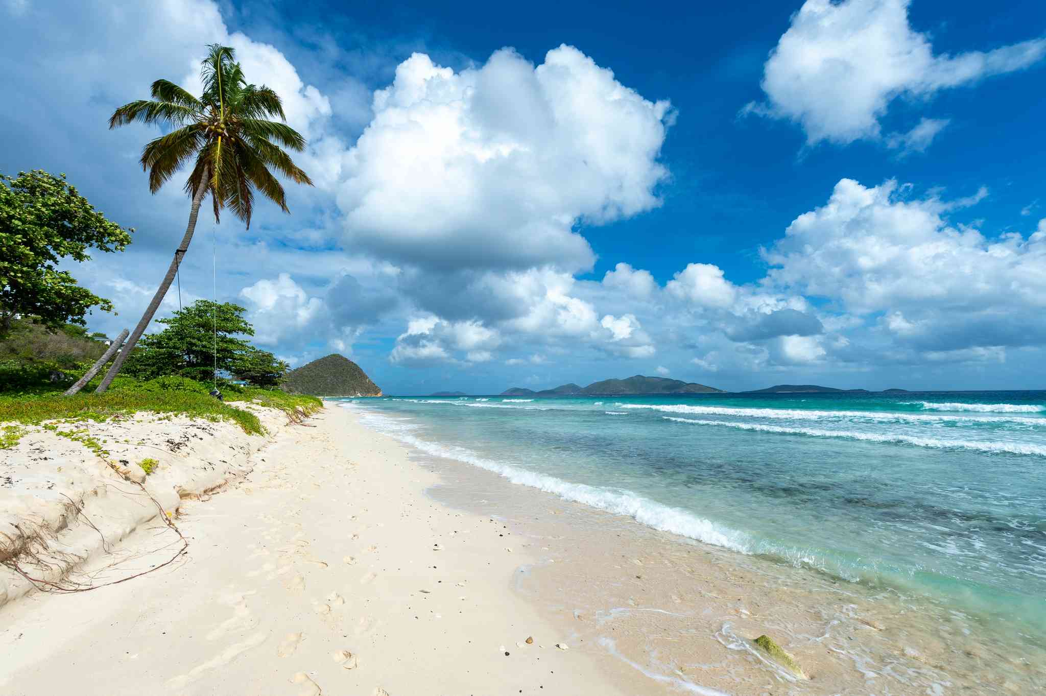 Scenic view of Long Bay Beach - private day trip from British Virgin Islands Airport - photo 2